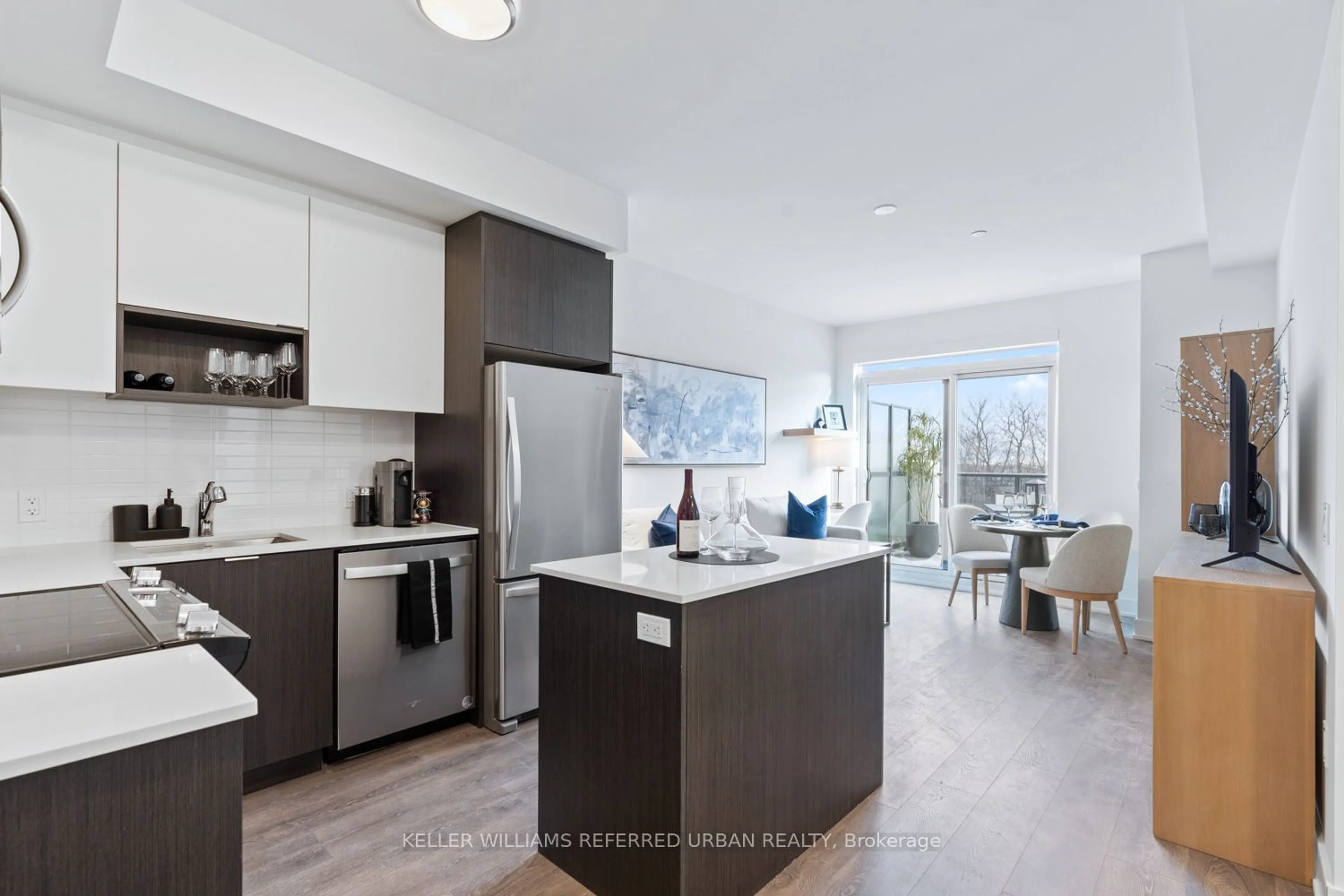 Open concept kitchen, unknown for 202 Burnhamthorpe Rd #324, Mississauga Ontario L5A 0B2