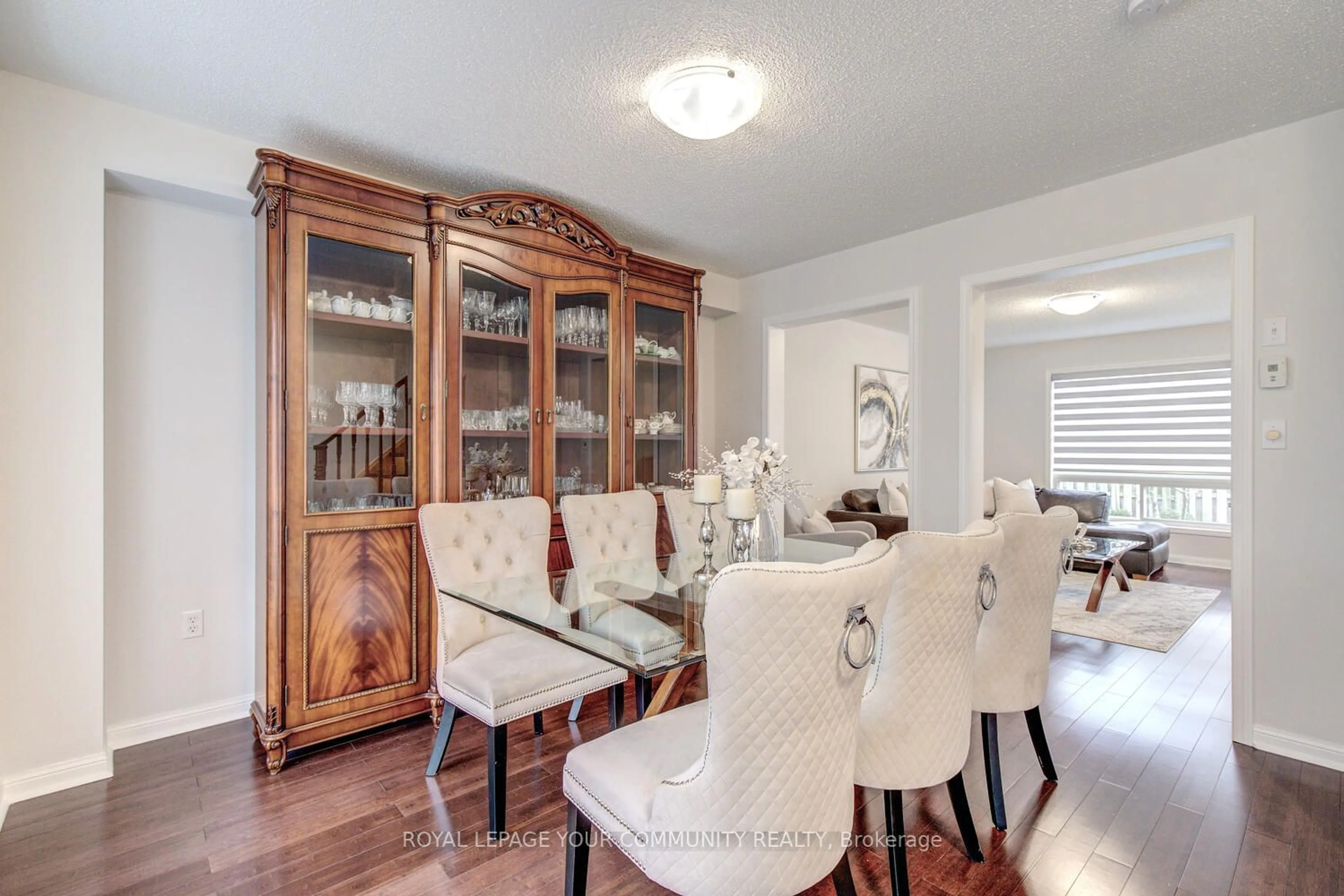 Dining room, wood/laminate floor for 9 Sugarhill Dr, Brampton Ontario L7A 3L8