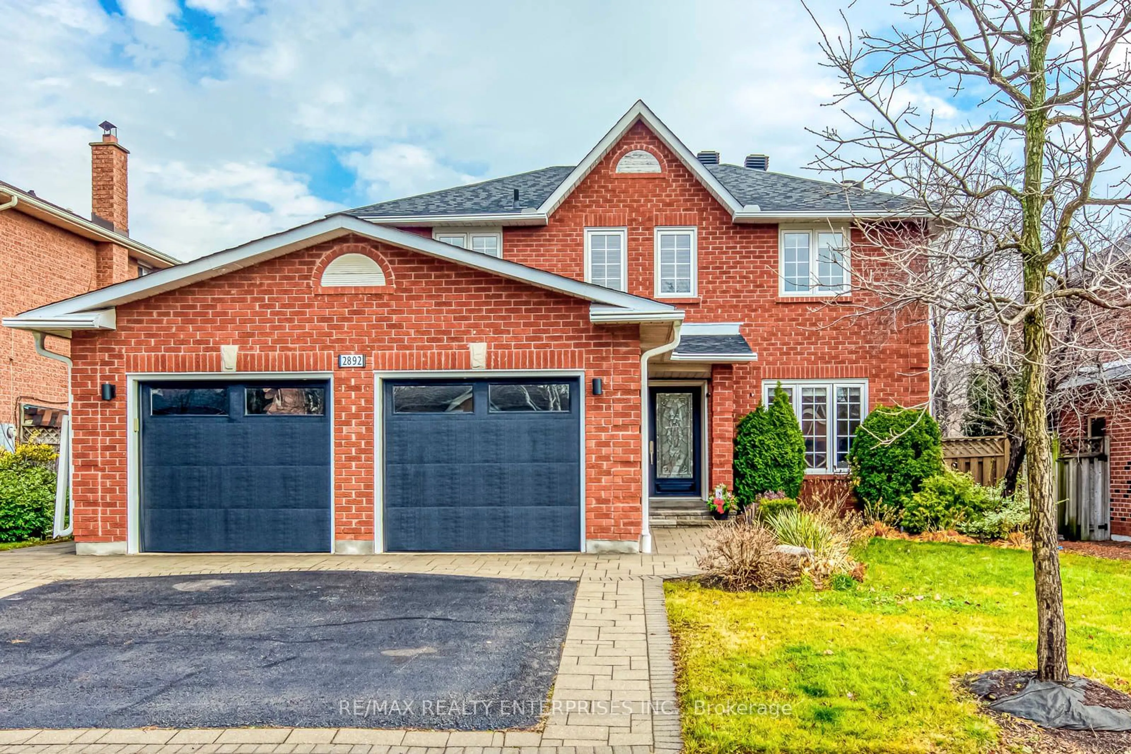 Home with brick exterior material, street for 2892 Arlington Dr, Oakville Ontario L6J 6R7