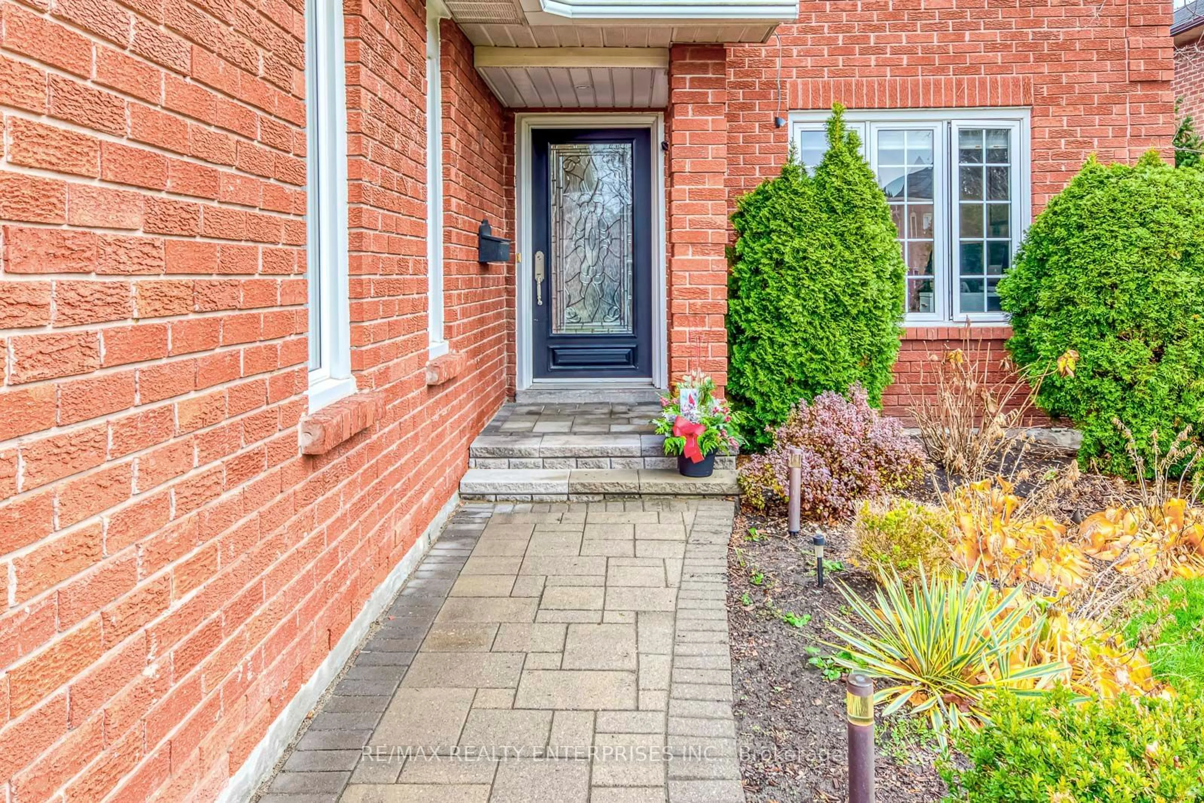 Home with brick exterior material, street for 2892 Arlington Dr, Oakville Ontario L6J 6R7