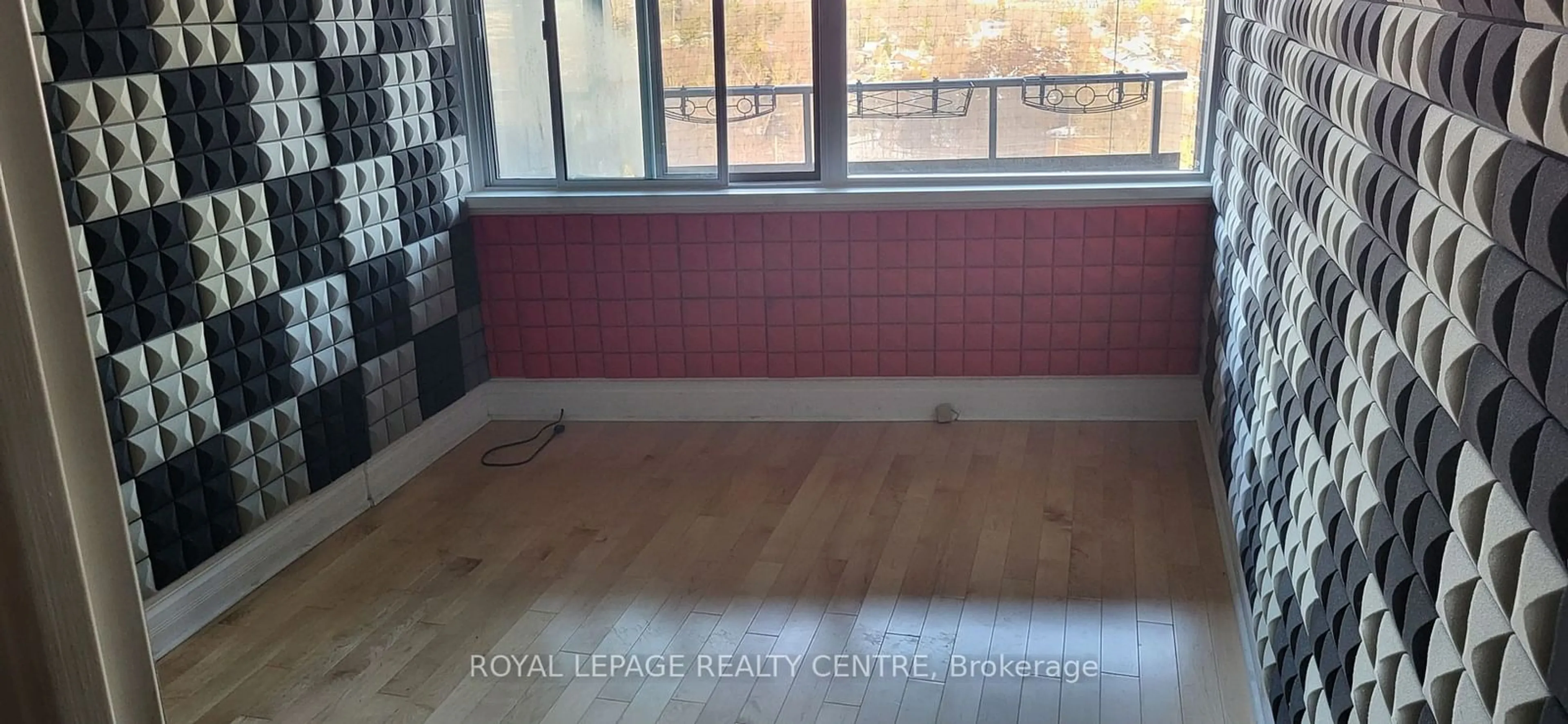 A pic of a room for 3100 Kirwin Ave #1602, Mississauga Ontario L5A 3S6