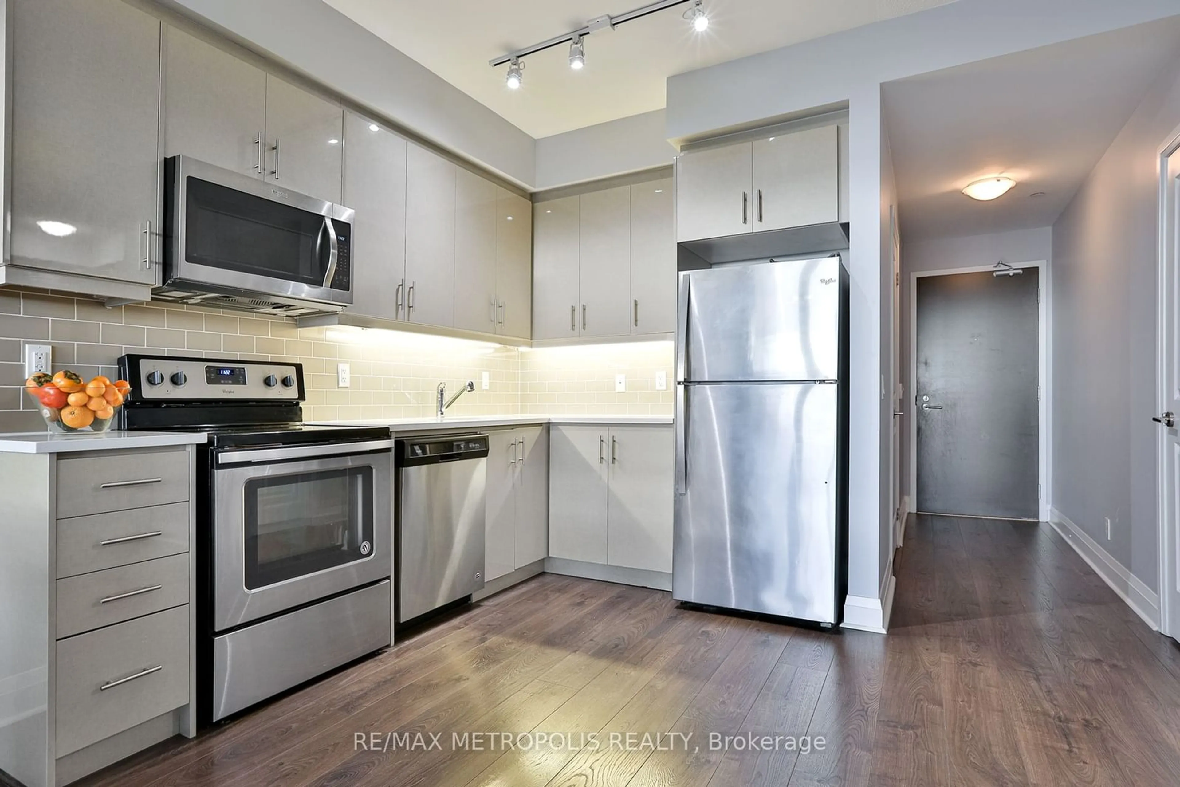 Standard kitchen, unknown for 15 Zorra St #404, Toronto Ontario M8Z 0C1