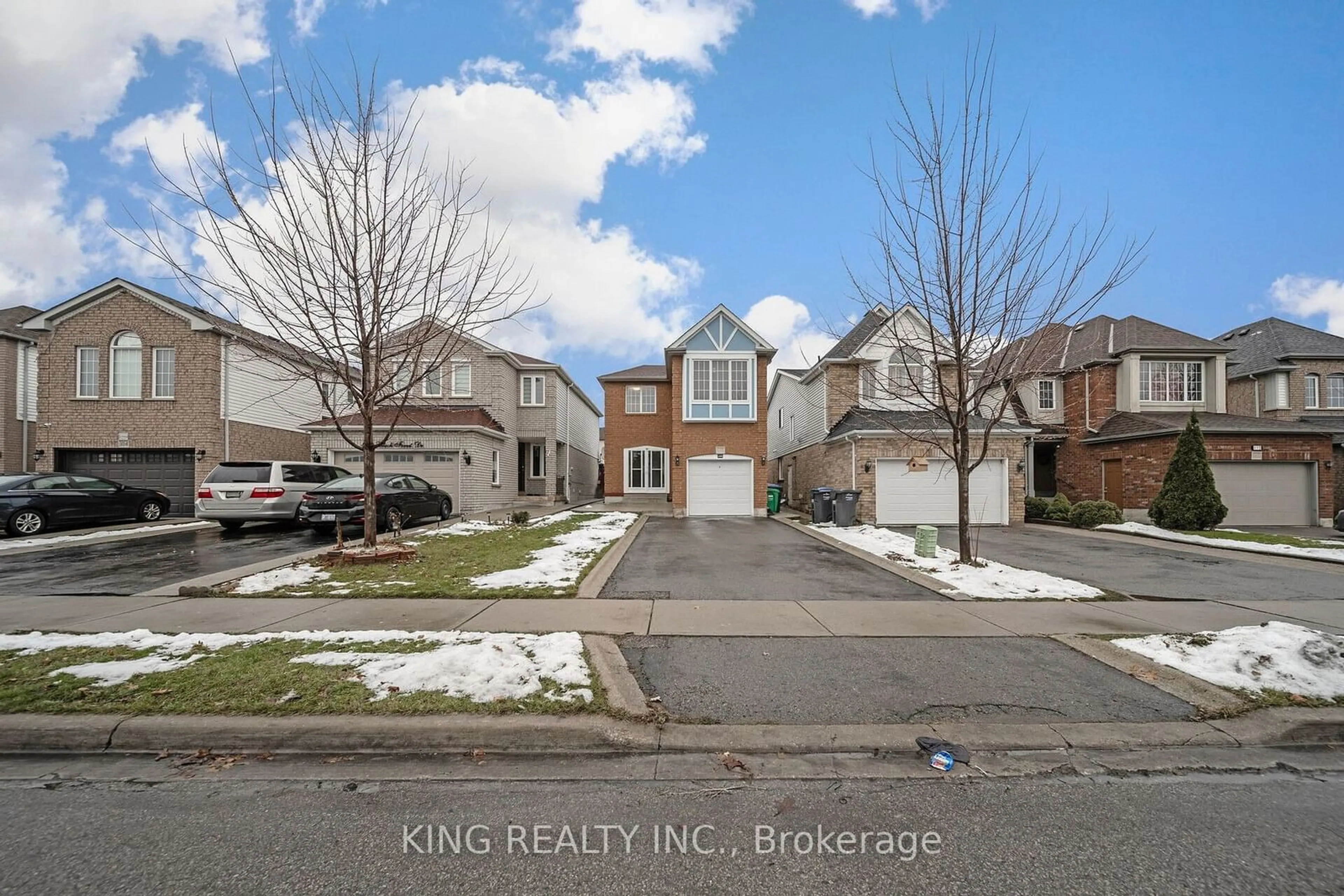 A pic from outside/outdoor area/front of a property/back of a property/a pic from drone, street for 108 Black Forest Dr, Brampton Ontario L6R 2E6