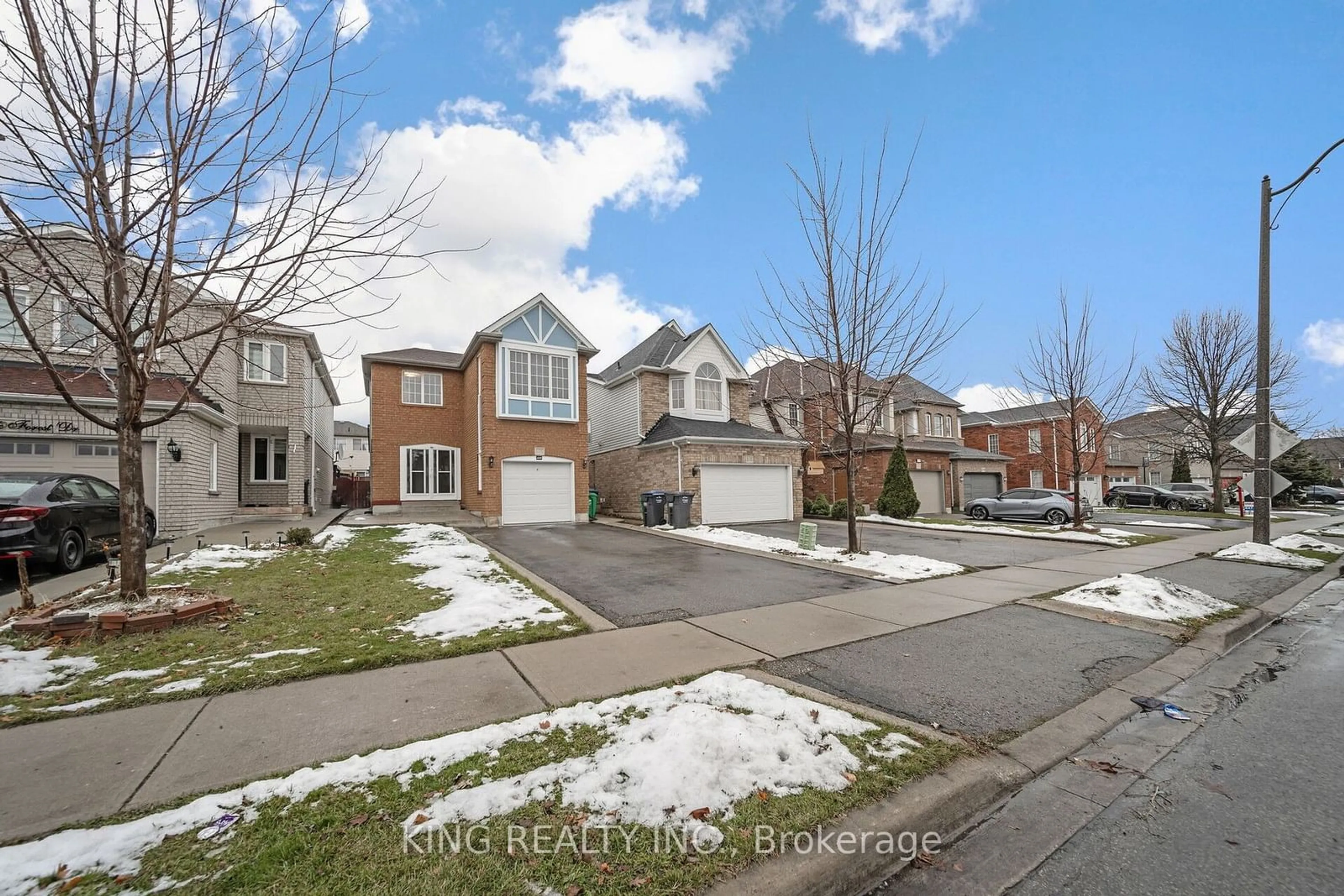 A pic from outside/outdoor area/front of a property/back of a property/a pic from drone, street for 108 Black Forest Dr, Brampton Ontario L6R 2E6