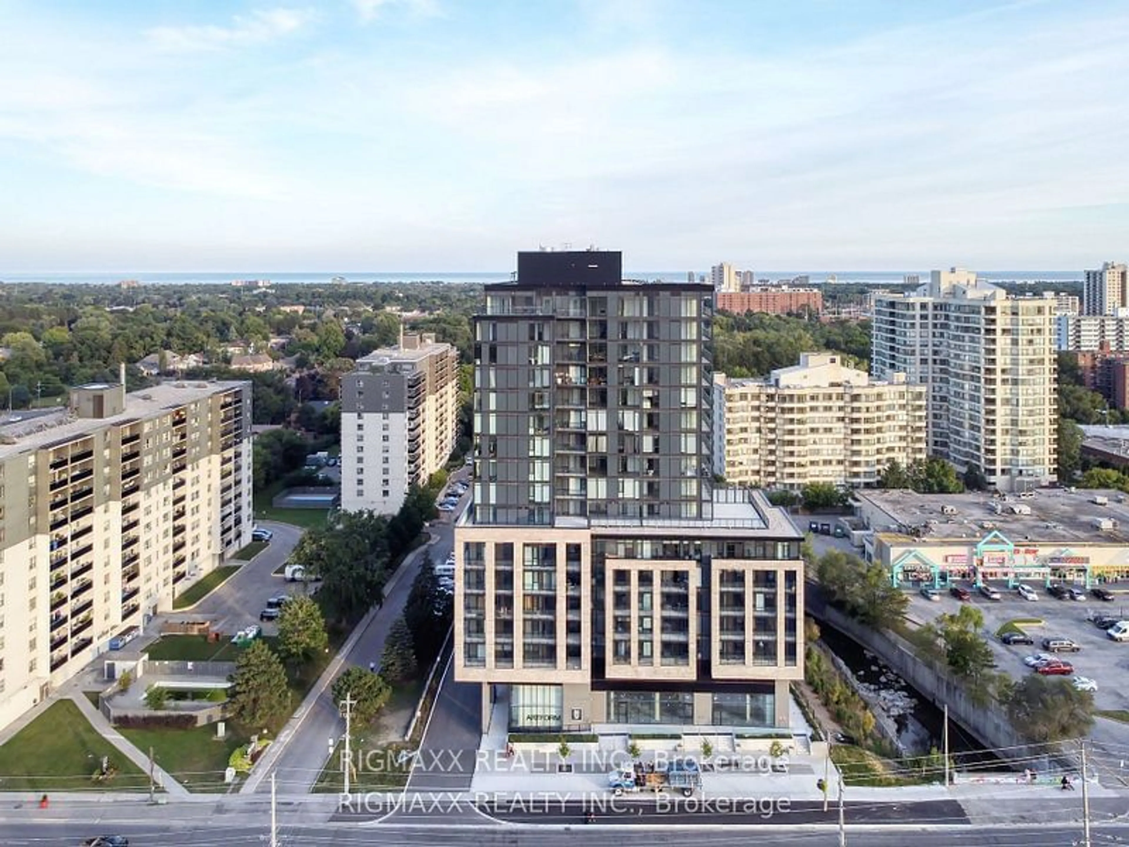 A pic from outside/outdoor area/front of a property/back of a property/a pic from drone, city buildings view from balcony for 86 Dundas St #615, Mississauga Ontario L5A 1W4