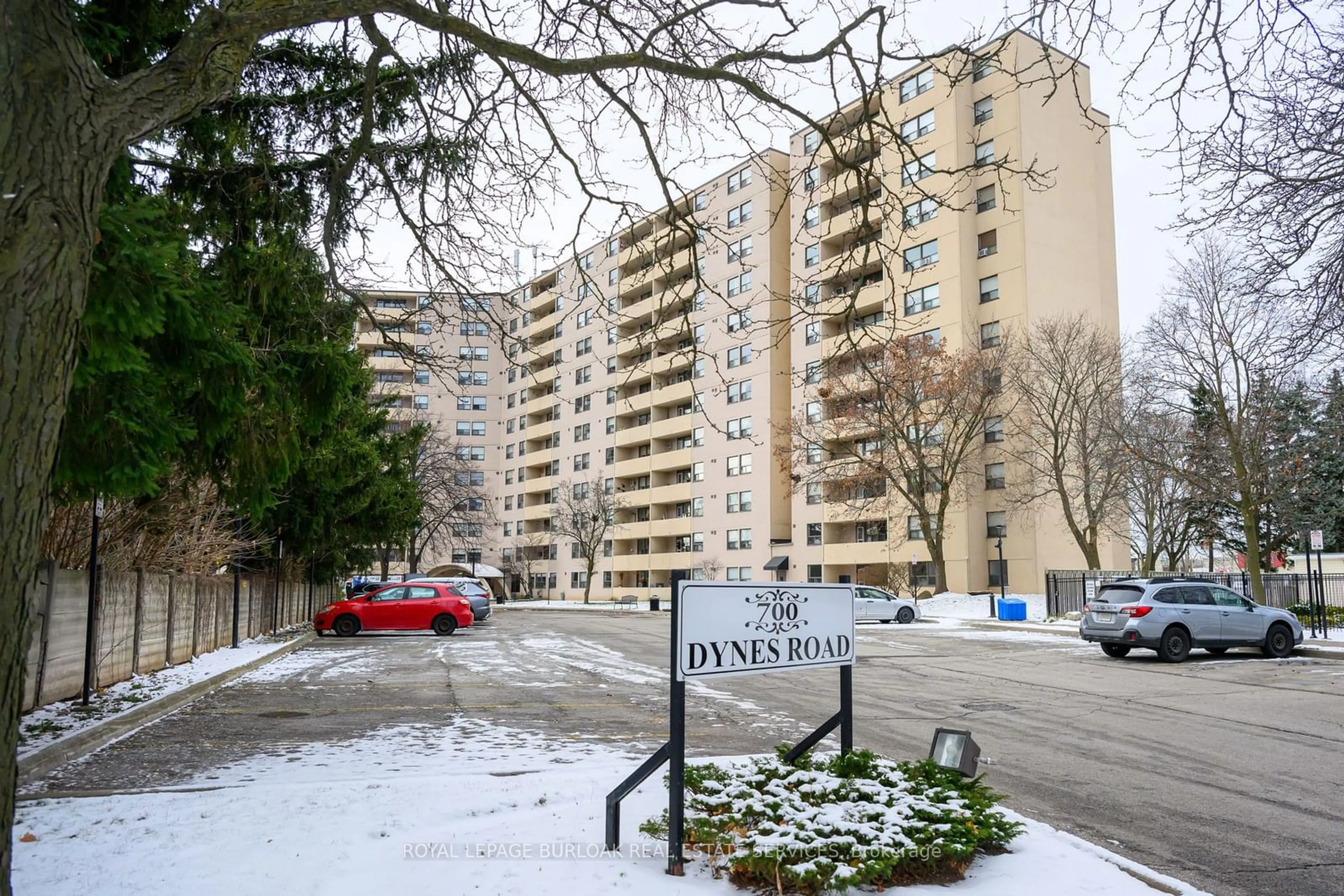 Parking for 700 Dynes Rd #406, Burlington Ontario L7N 3M2