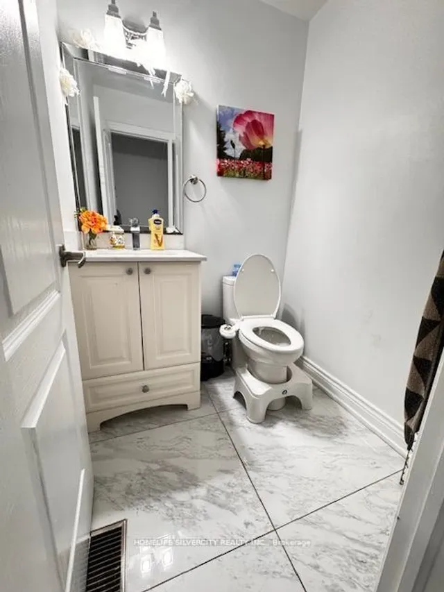 Additional property image - 32 Oaklea Blvd