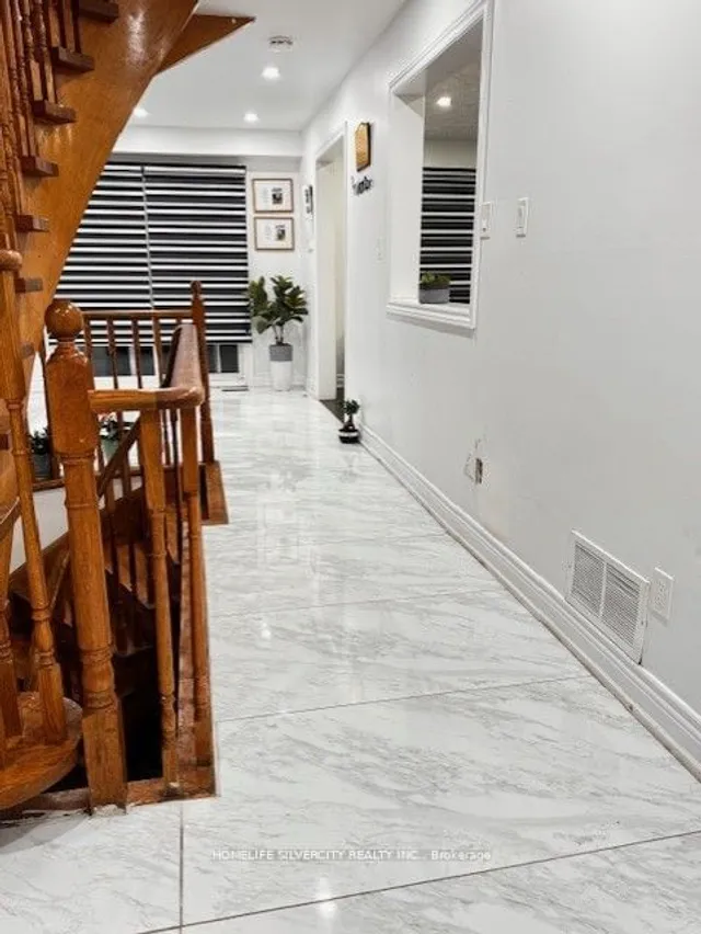 Additional property image - 32 Oaklea Blvd