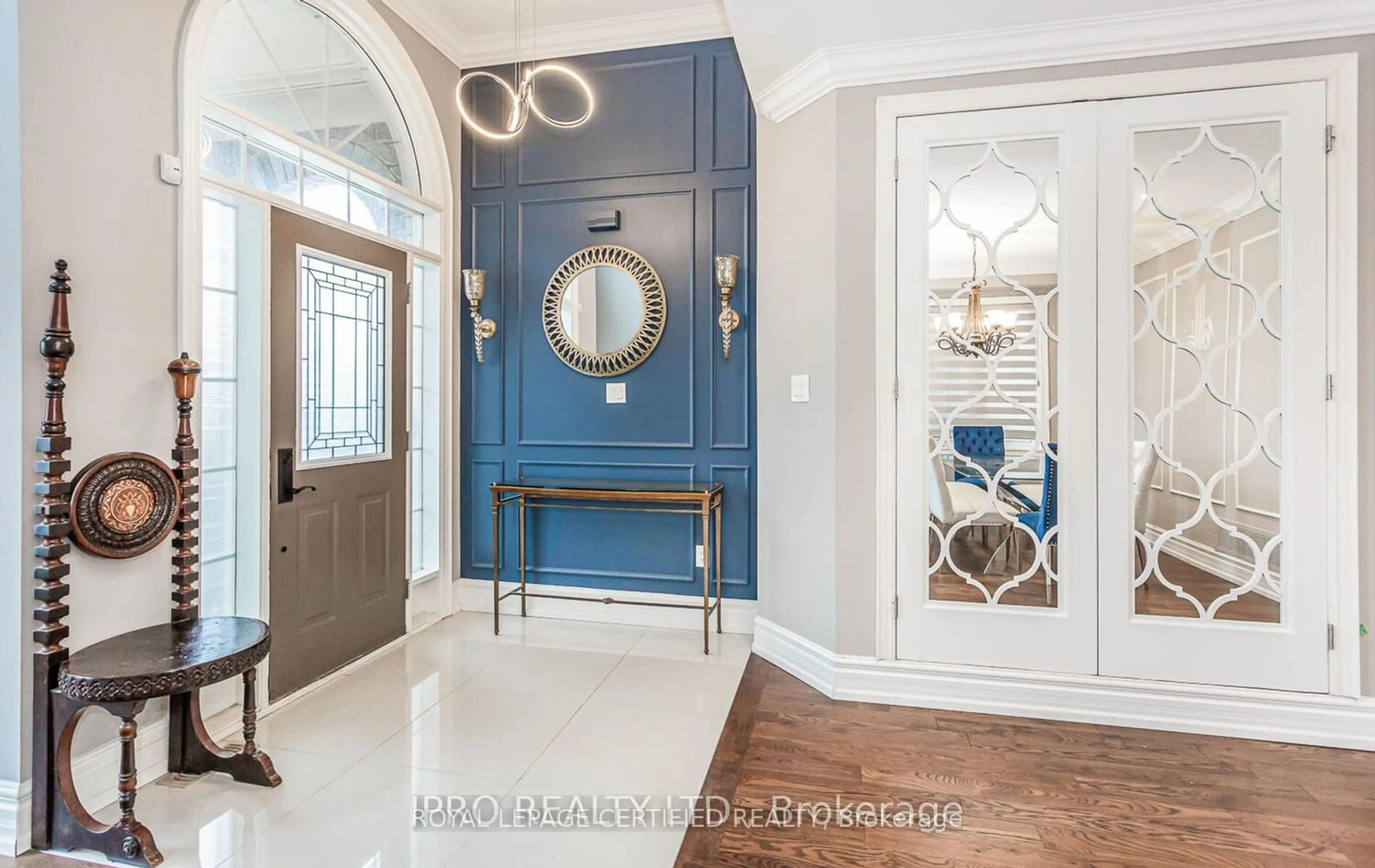 Indoor entryway for 137 Spring Azure Cres, Oakville Ontario L6L 6V8