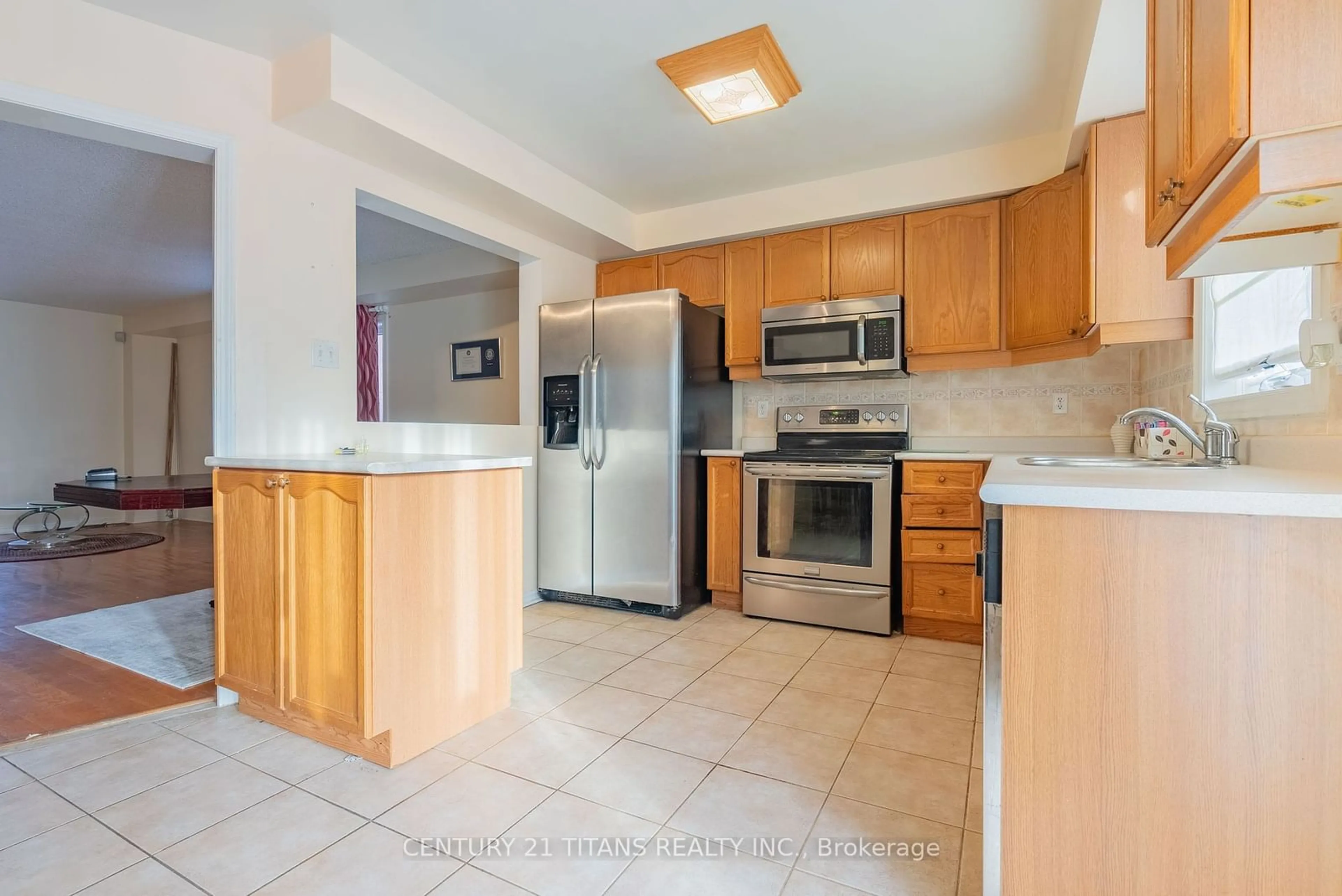 Standard kitchen, ceramic/tile floor for 106 Weather Vane Lane, Brampton Ontario L6X 4S4