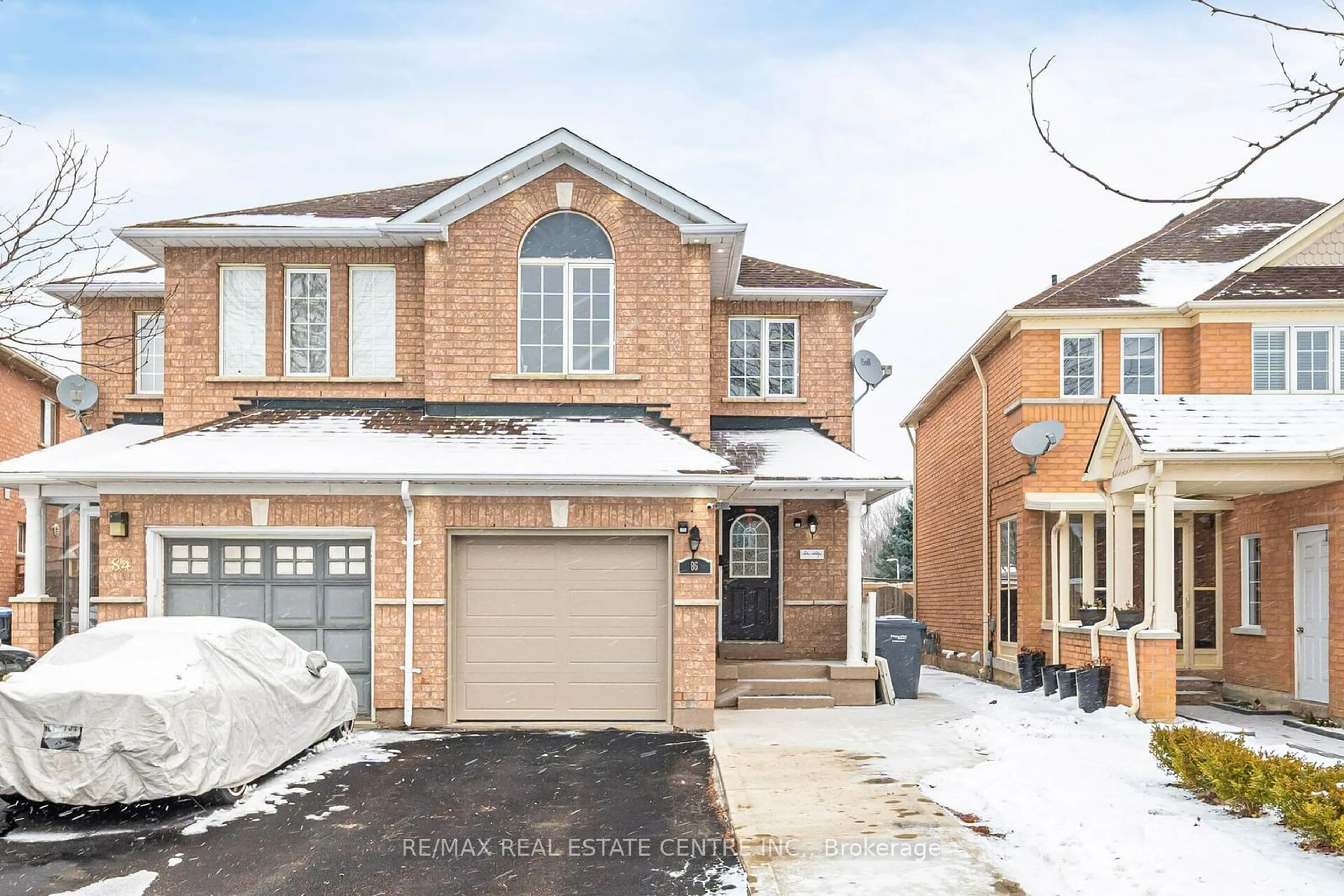 Home with brick exterior material, street for 86 Summerdale Cres, Brampton Ontario L6X 4V9