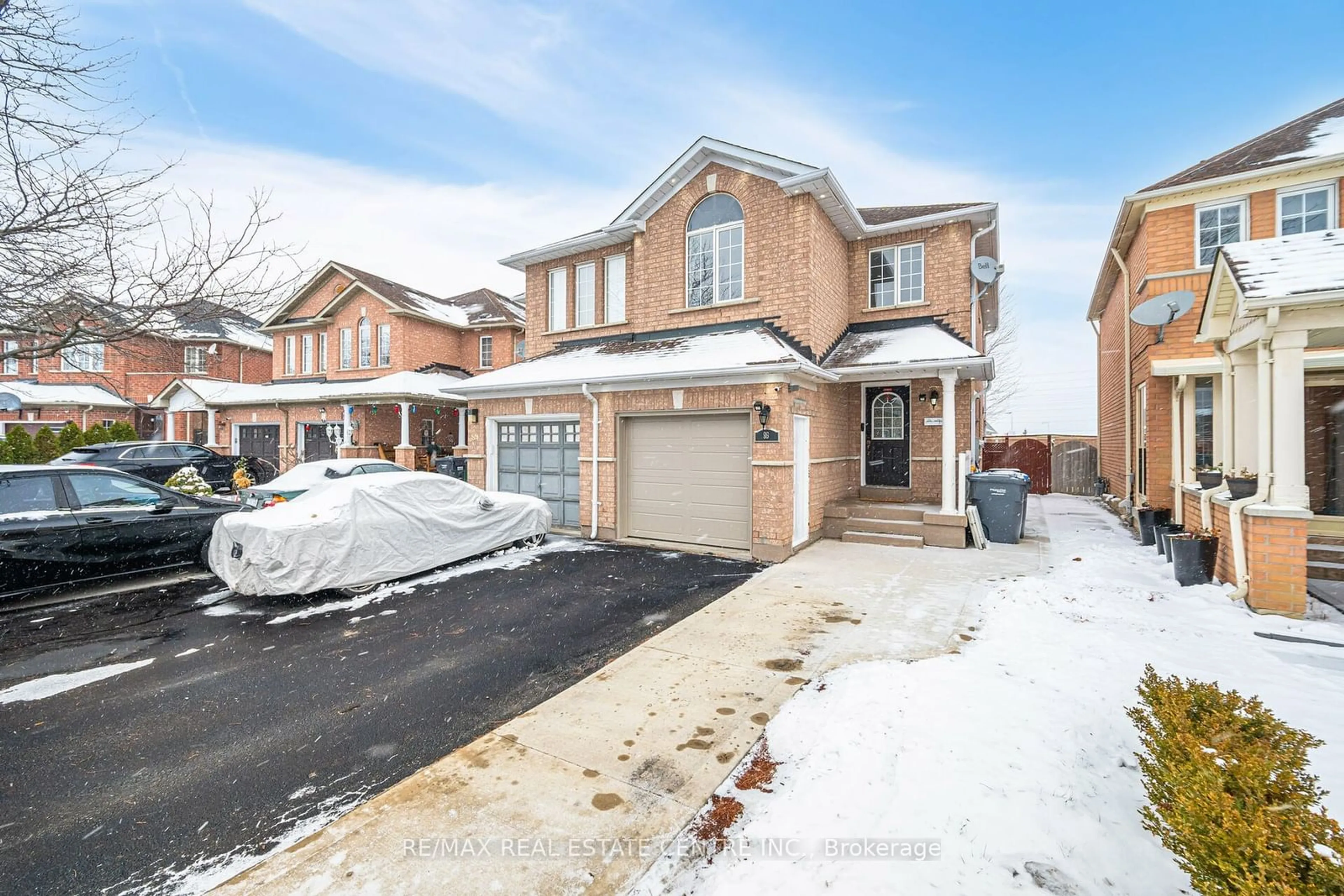 Home with brick exterior material, street for 86 Summerdale Cres, Brampton Ontario L6X 4V9