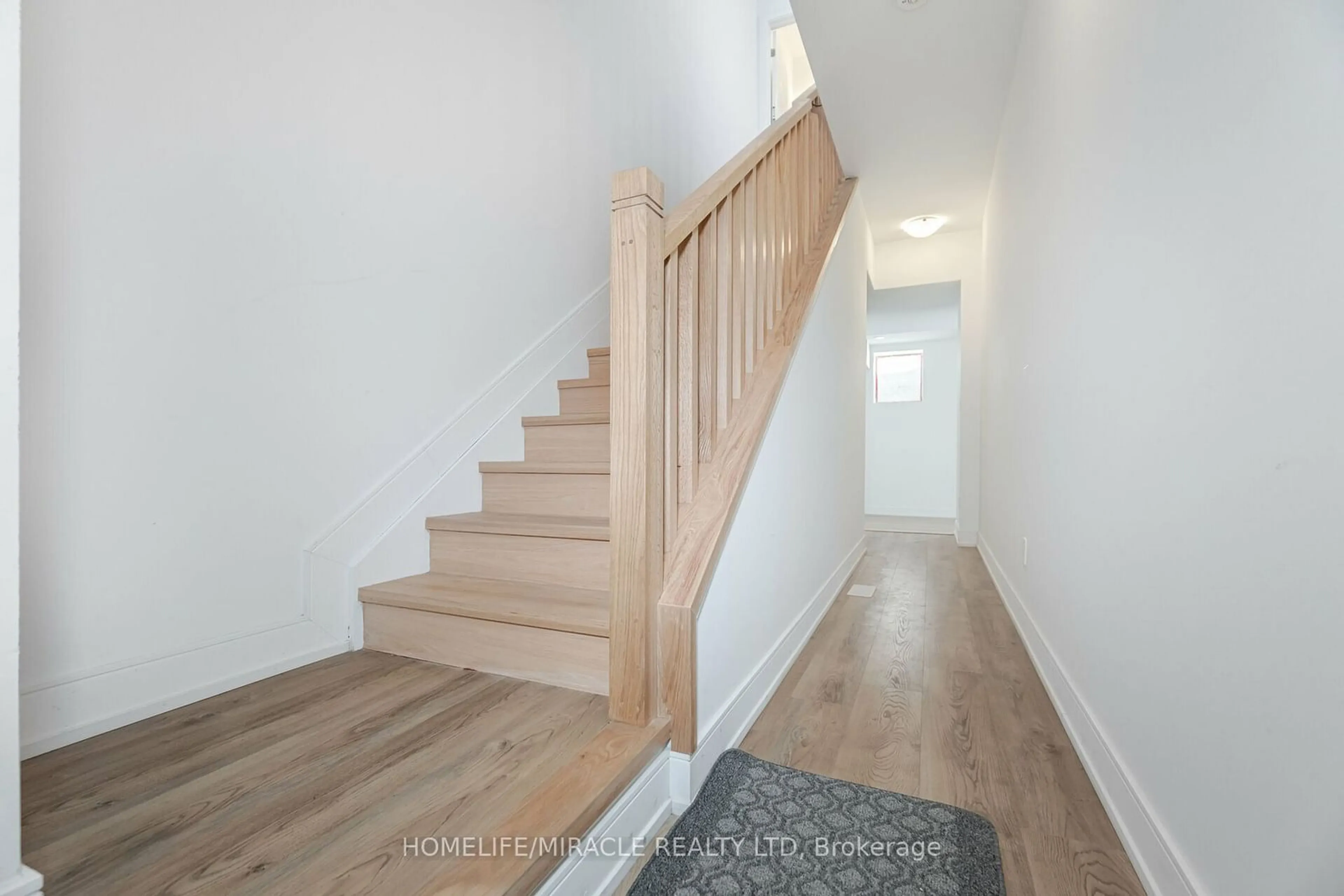 Stairs for 40 Desiree Pl, Caledon Ontario L7E 2R7