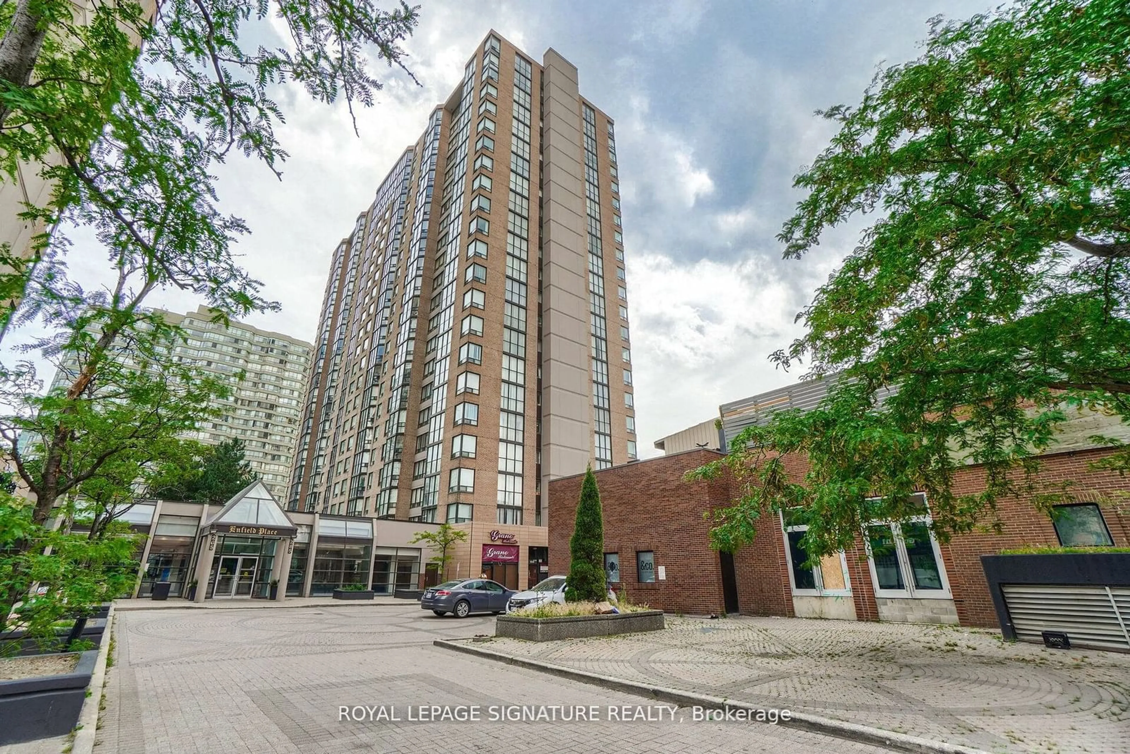 Indoor foyer for 285 Enfield Pl #610, Mississauga Ontario L5B 4L8