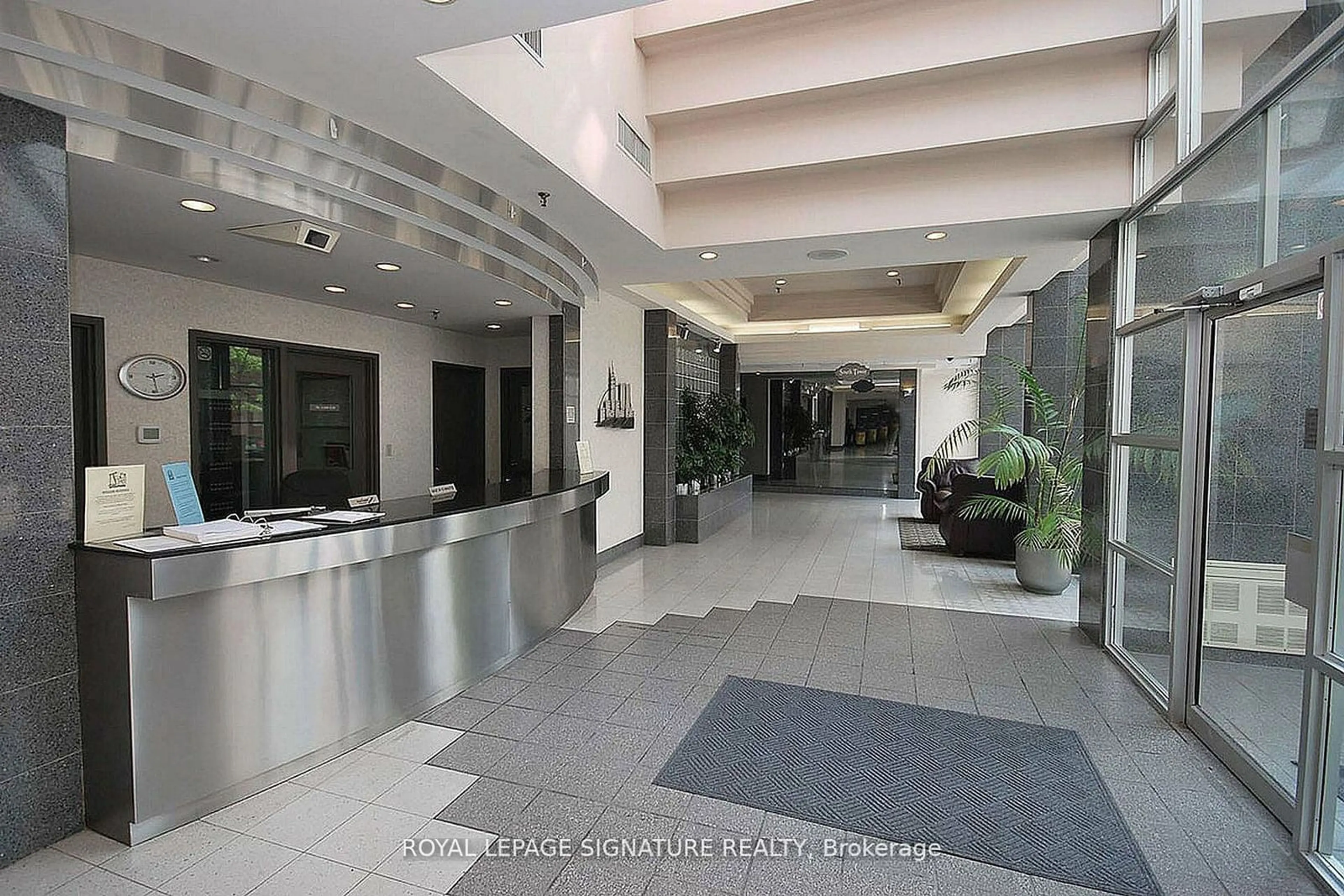 Lobby for 285 Enfield Pl #610, Mississauga Ontario L5B 4L8