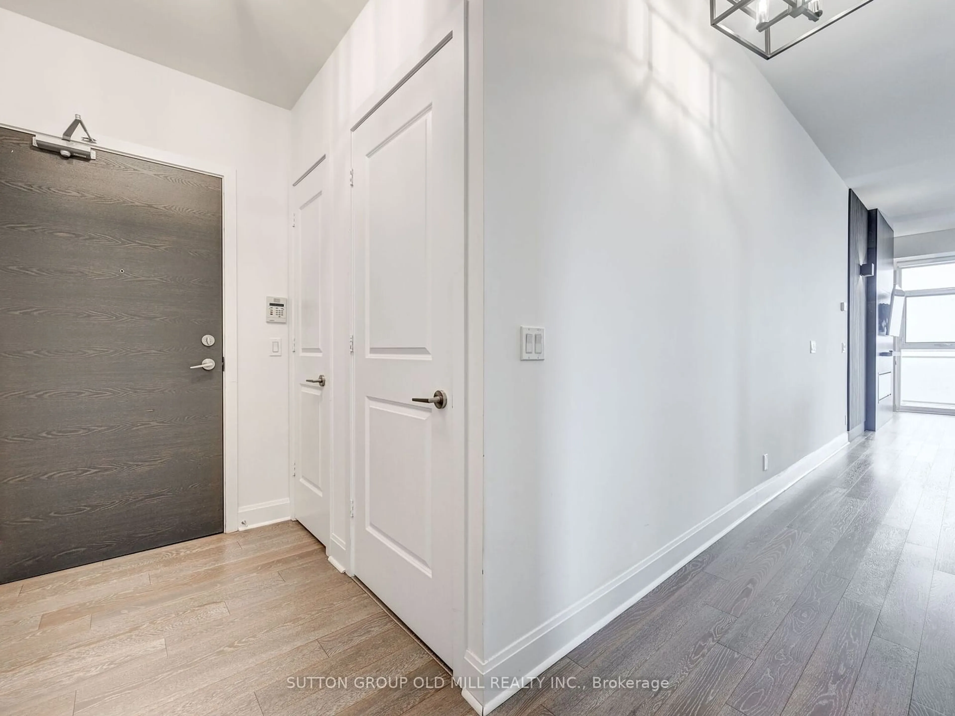 Indoor entryway for 33 Shore Breeze Dr #3704, Toronto Ontario M8V 0G1