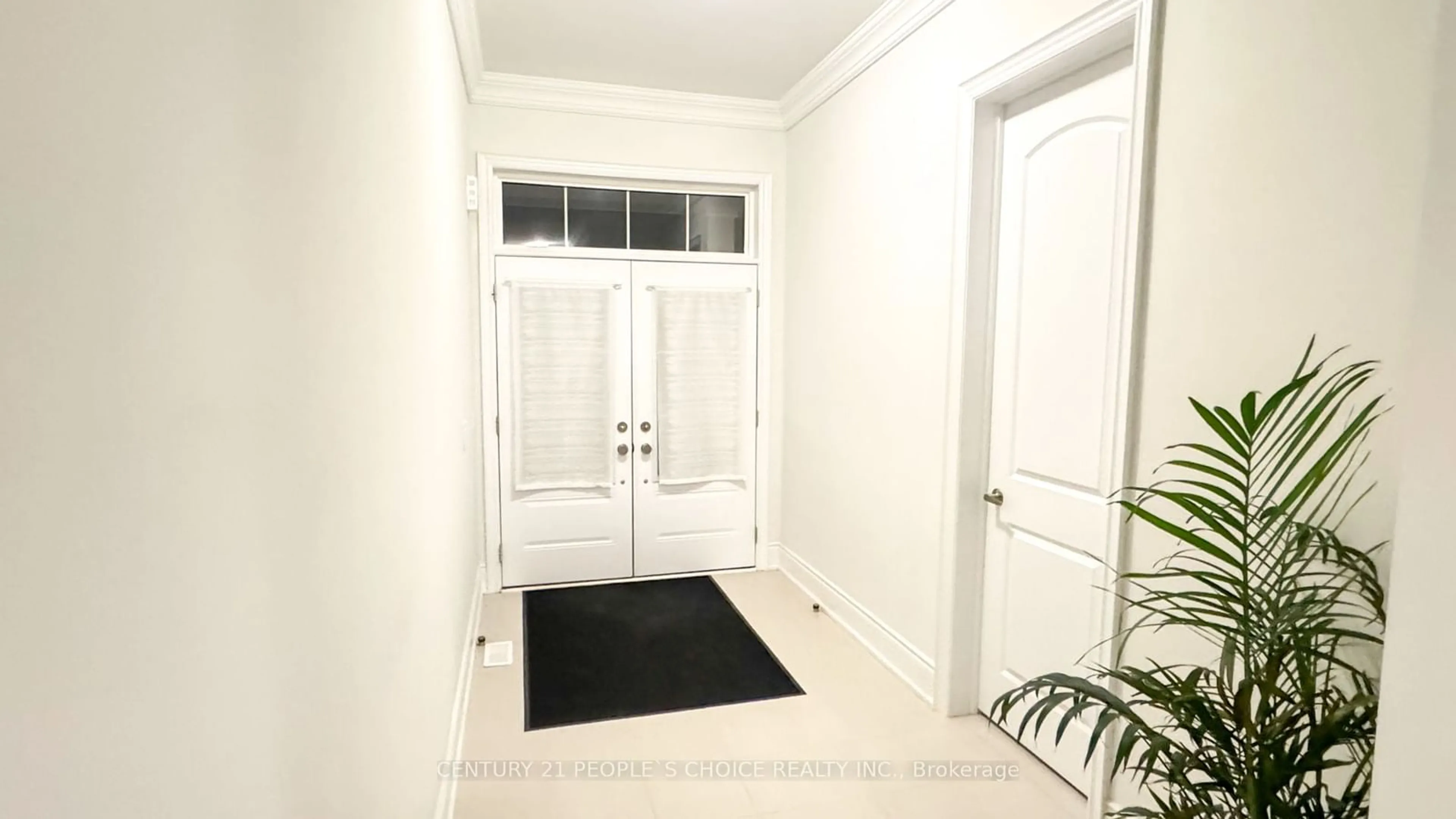 Indoor entryway for 125 Raspberry Ridge Ave, Caledon Ontario L7C 1R5