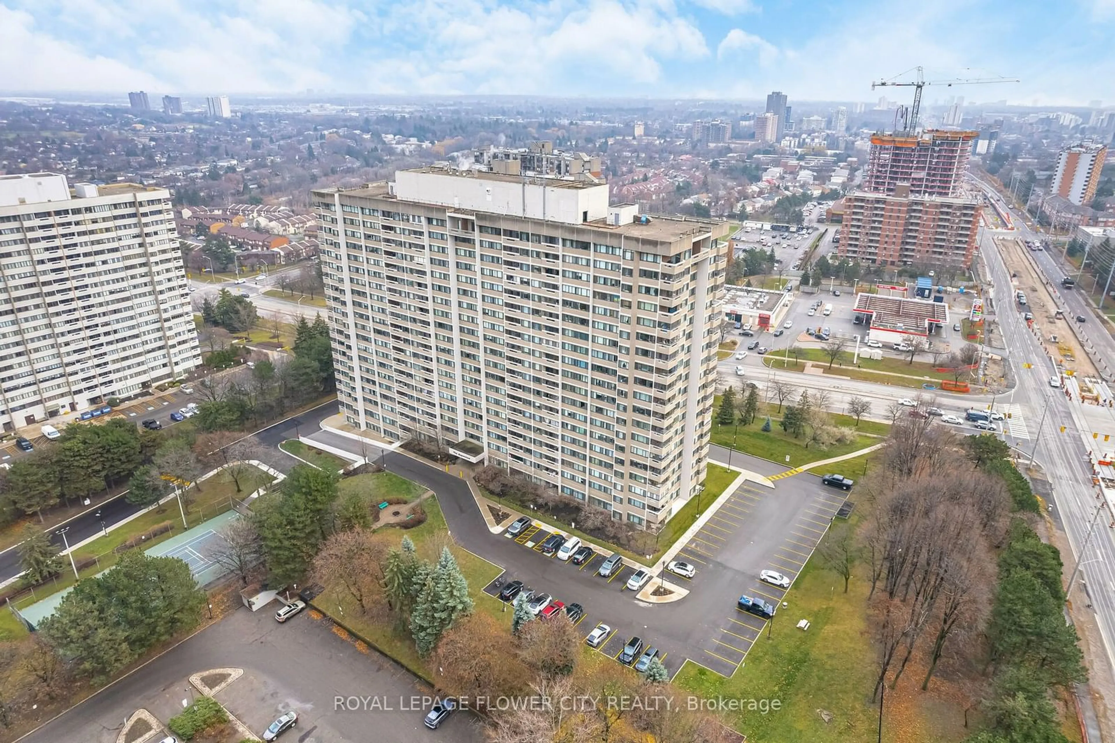 A pic from outside/outdoor area/front of a property/back of a property/a pic from drone, city buildings view from balcony for 50 Elm Dr #706, Mississauga Ontario L5A 3X2