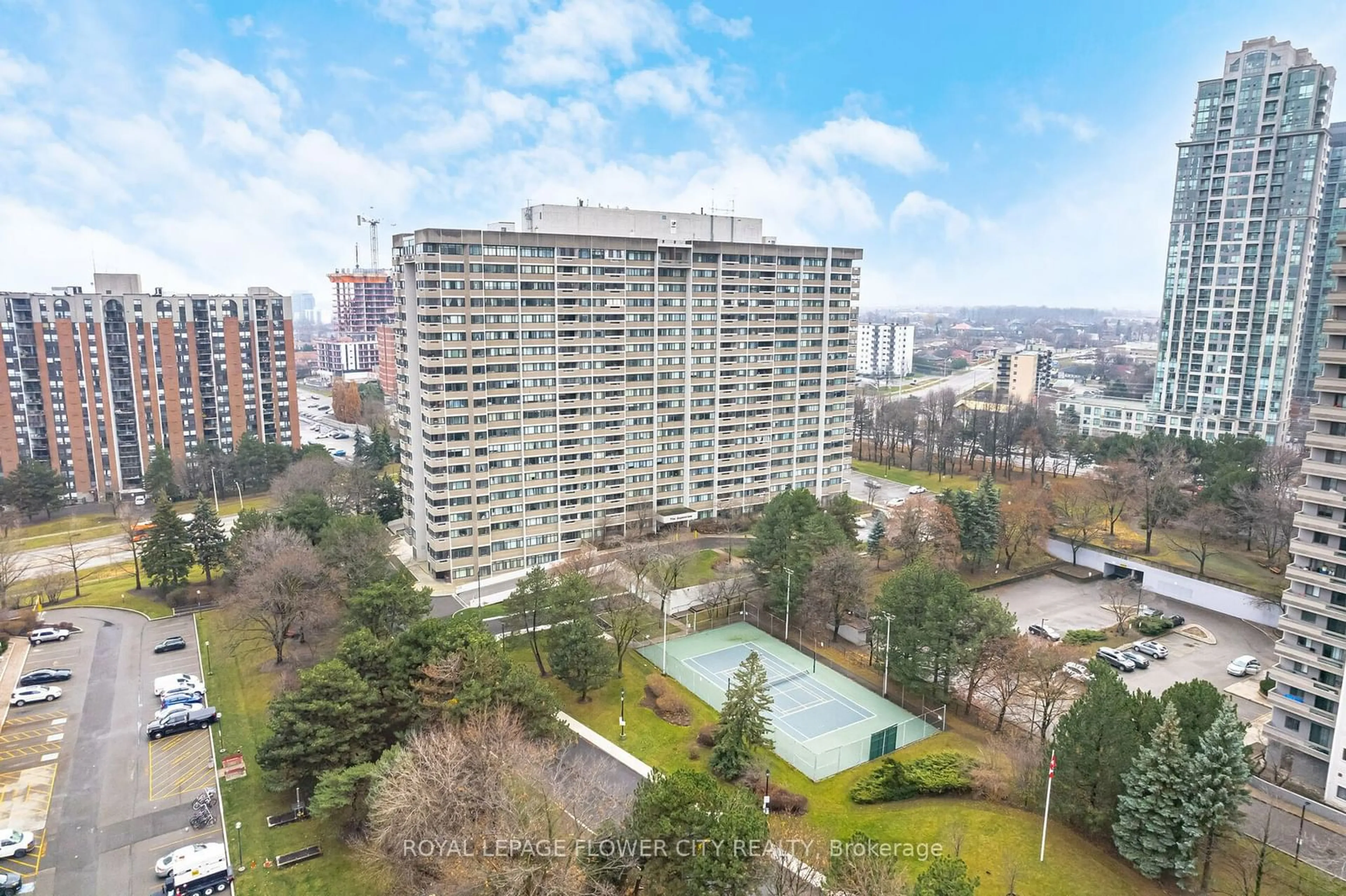 A pic from outside/outdoor area/front of a property/back of a property/a pic from drone, city buildings view from balcony for 50 Elm Dr #706, Mississauga Ontario L5A 3X2