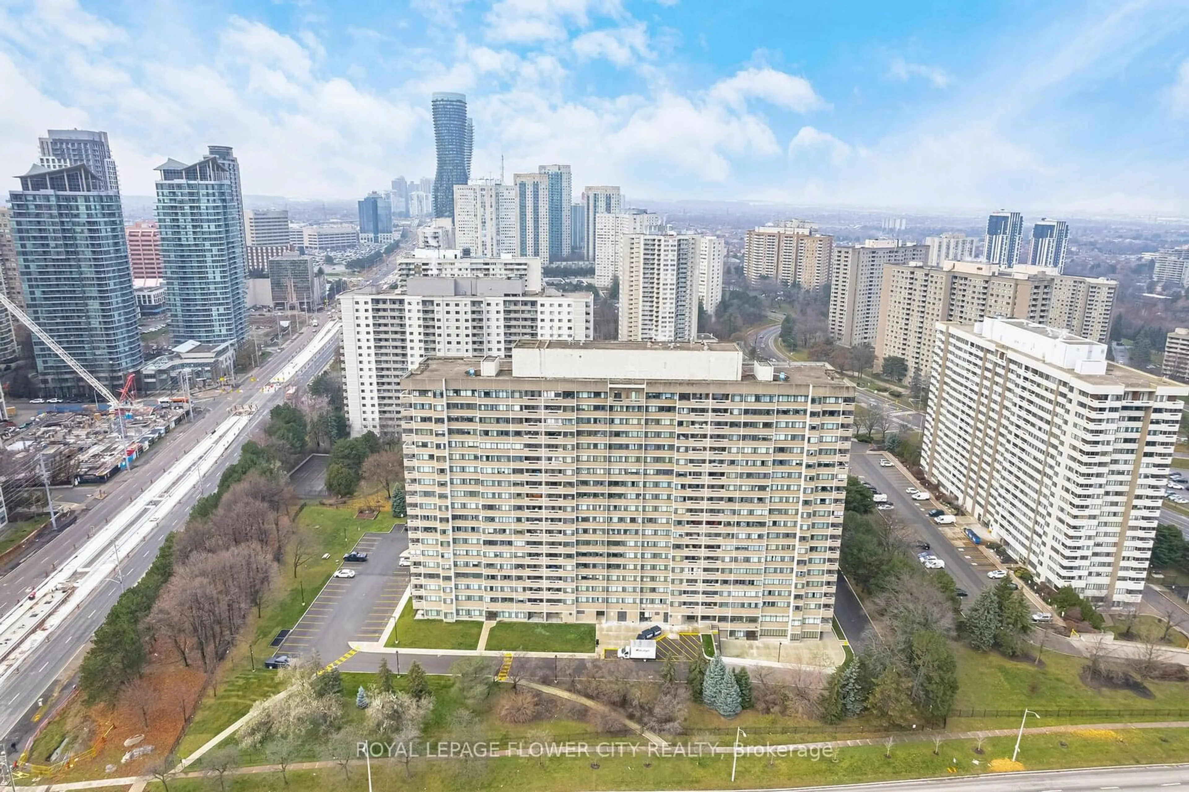 A pic from outside/outdoor area/front of a property/back of a property/a pic from drone, city buildings view from balcony for 50 Elm Dr #706, Mississauga Ontario L5A 3X2