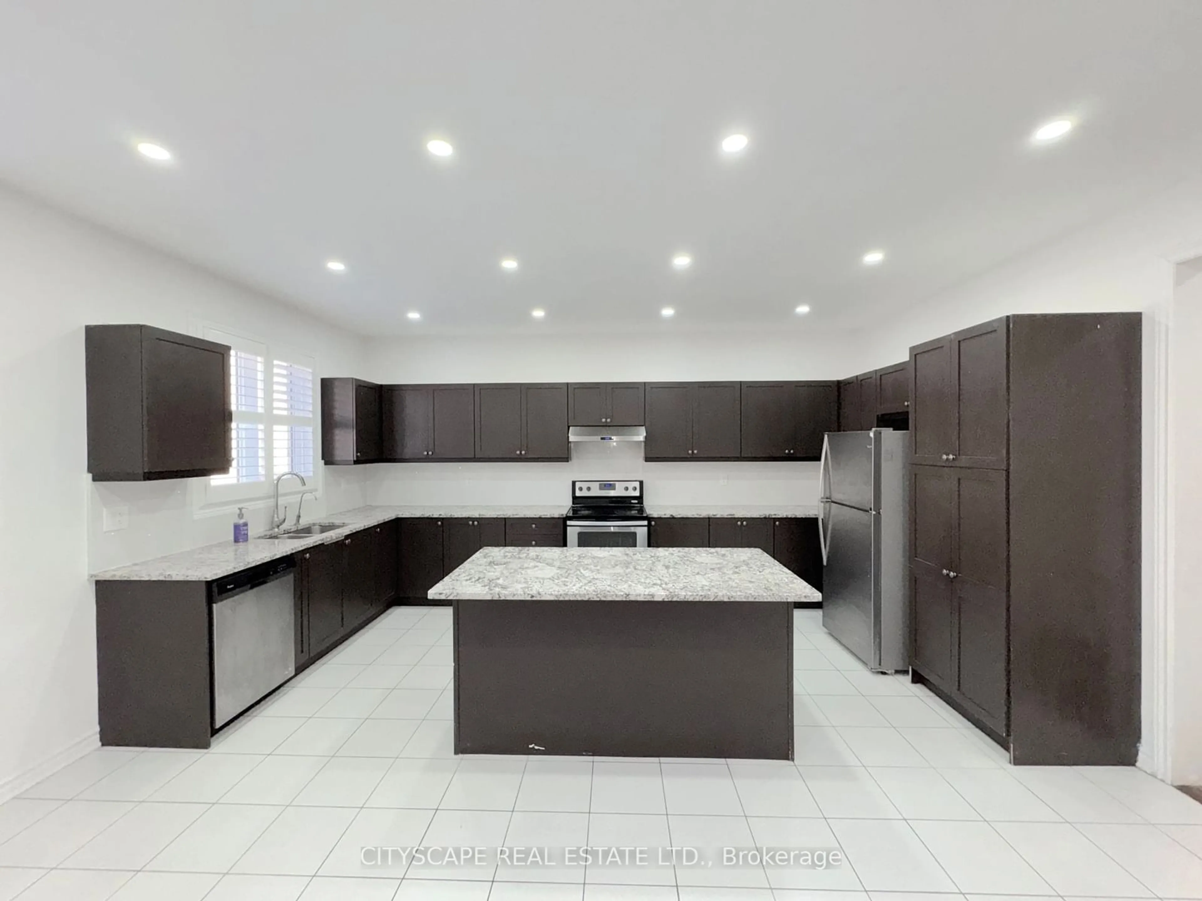 Contemporary kitchen, ceramic/tile floor for 26 Clockwork Dr, Brampton Ontario L7A 4R8