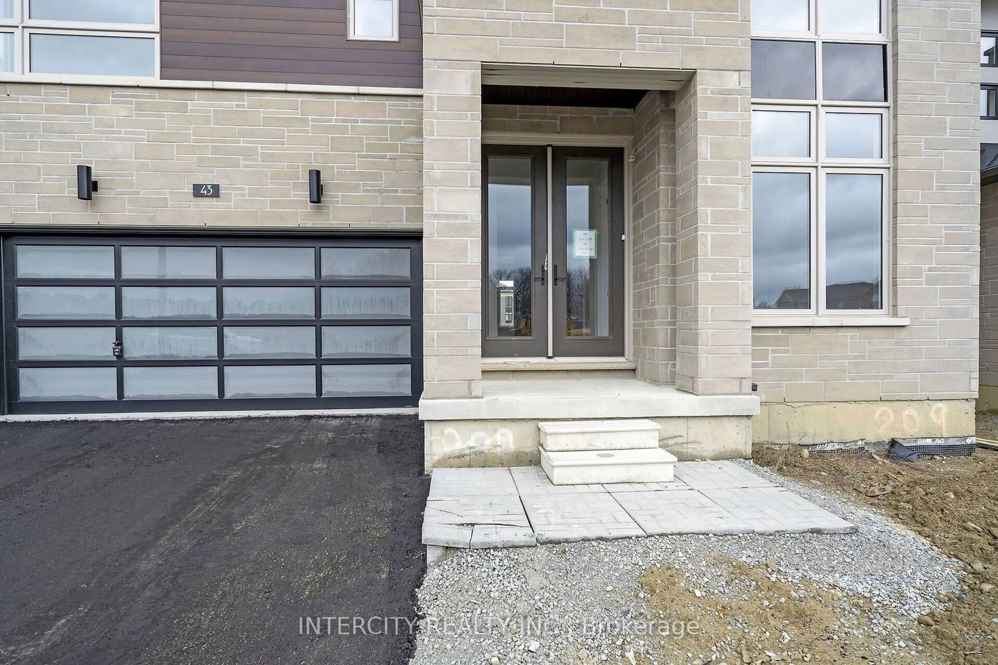 Unknown for 43 Goodview Dr, Brampton Ontario L6R 0B6