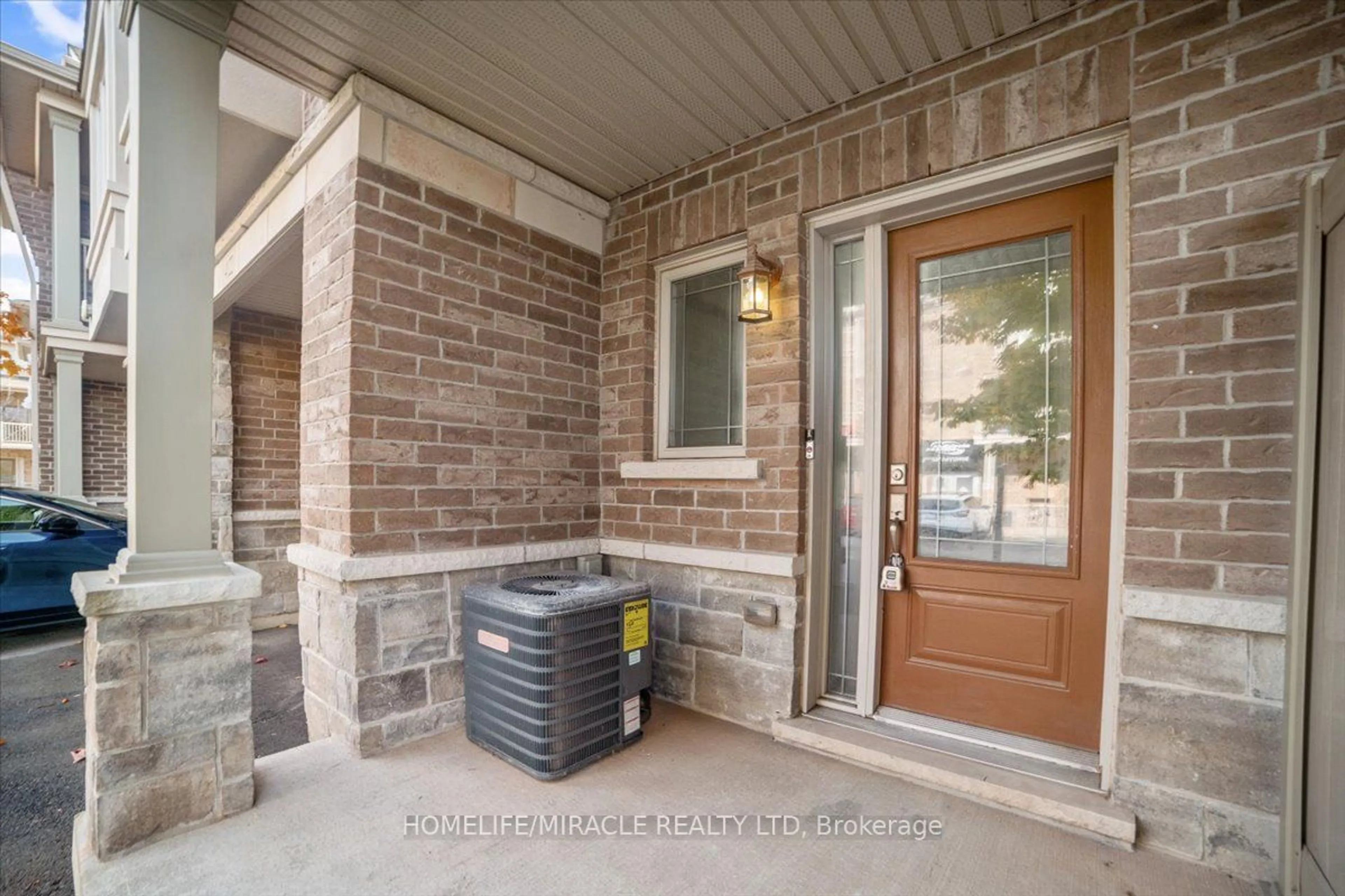 Indoor entryway for 4122 Palermo Common, Burlington Ontario L7L 0G7