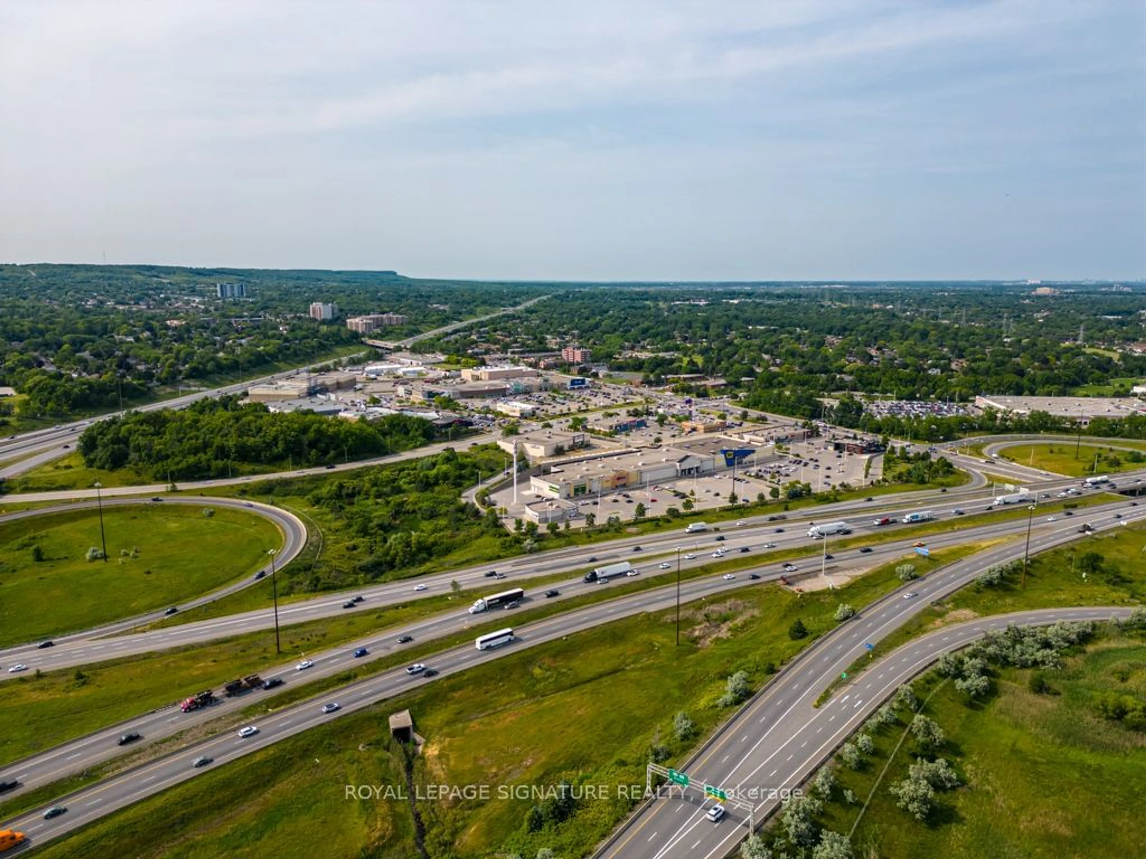 A pic from outside/outdoor area/front of a property/back of a property/a pic from drone, street for 1306 Leighland Rd, Burlington Ontario L7R 3S5