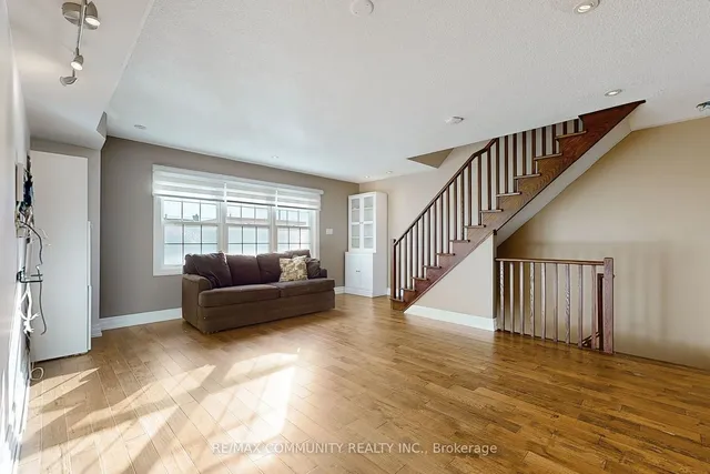 Additional property image - 3030 Lakeshore Blvd Unit 8