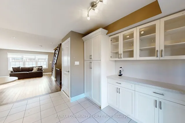 Additional property image - 3030 Lakeshore Blvd Unit 8