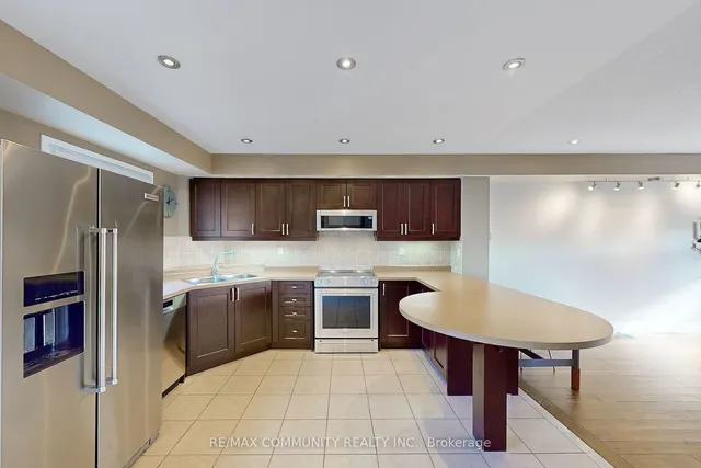 Additional property image - 3030 Lakeshore Blvd Unit 8