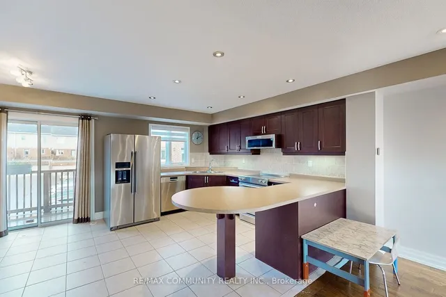 Additional property image - 3030 Lakeshore Blvd Unit 8