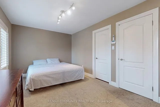 Additional property image - 3030 Lakeshore Blvd Unit 8
