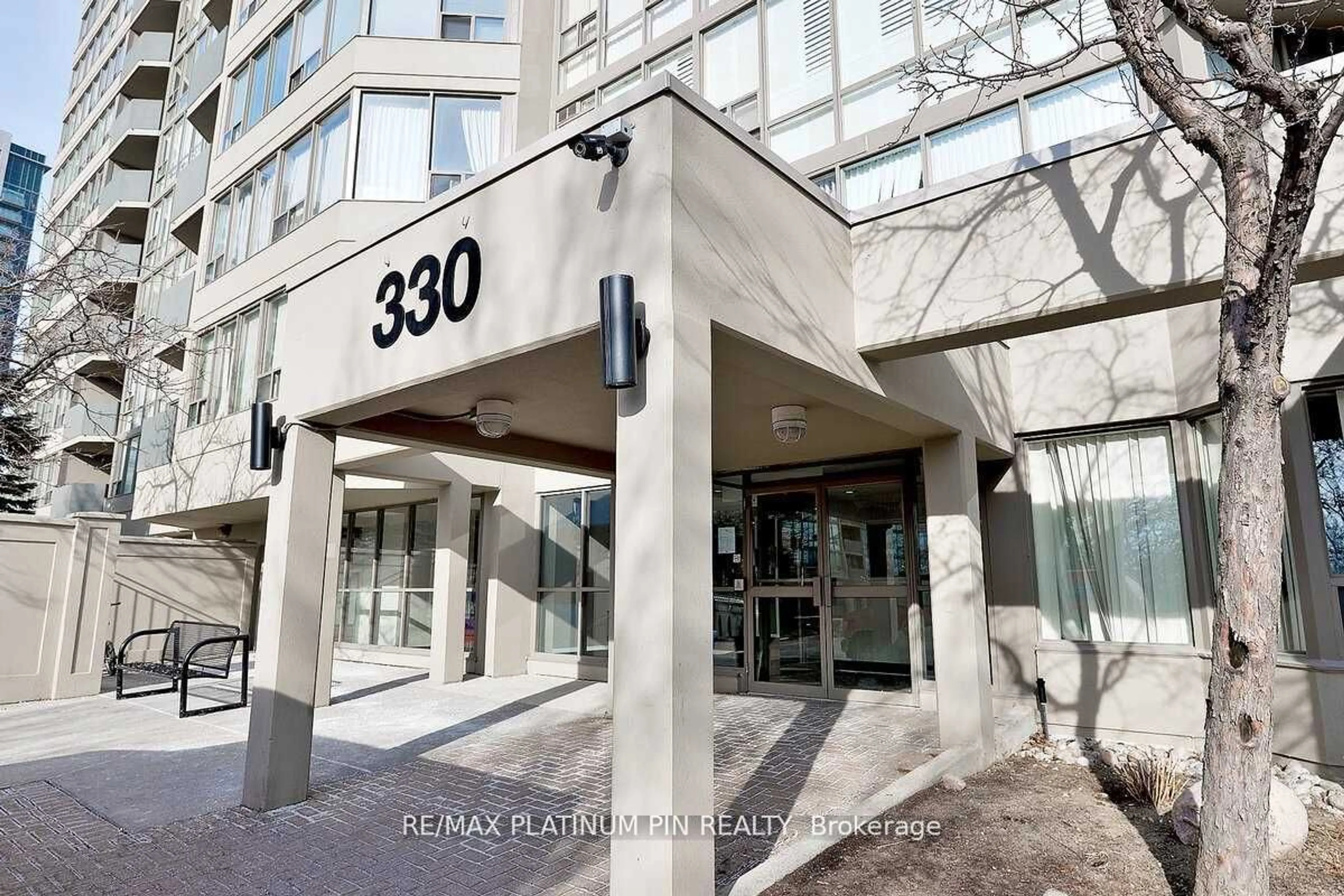 Indoor foyer for 330 Rathburn Rd #1403, Mississauga Ontario L5B 3Y1