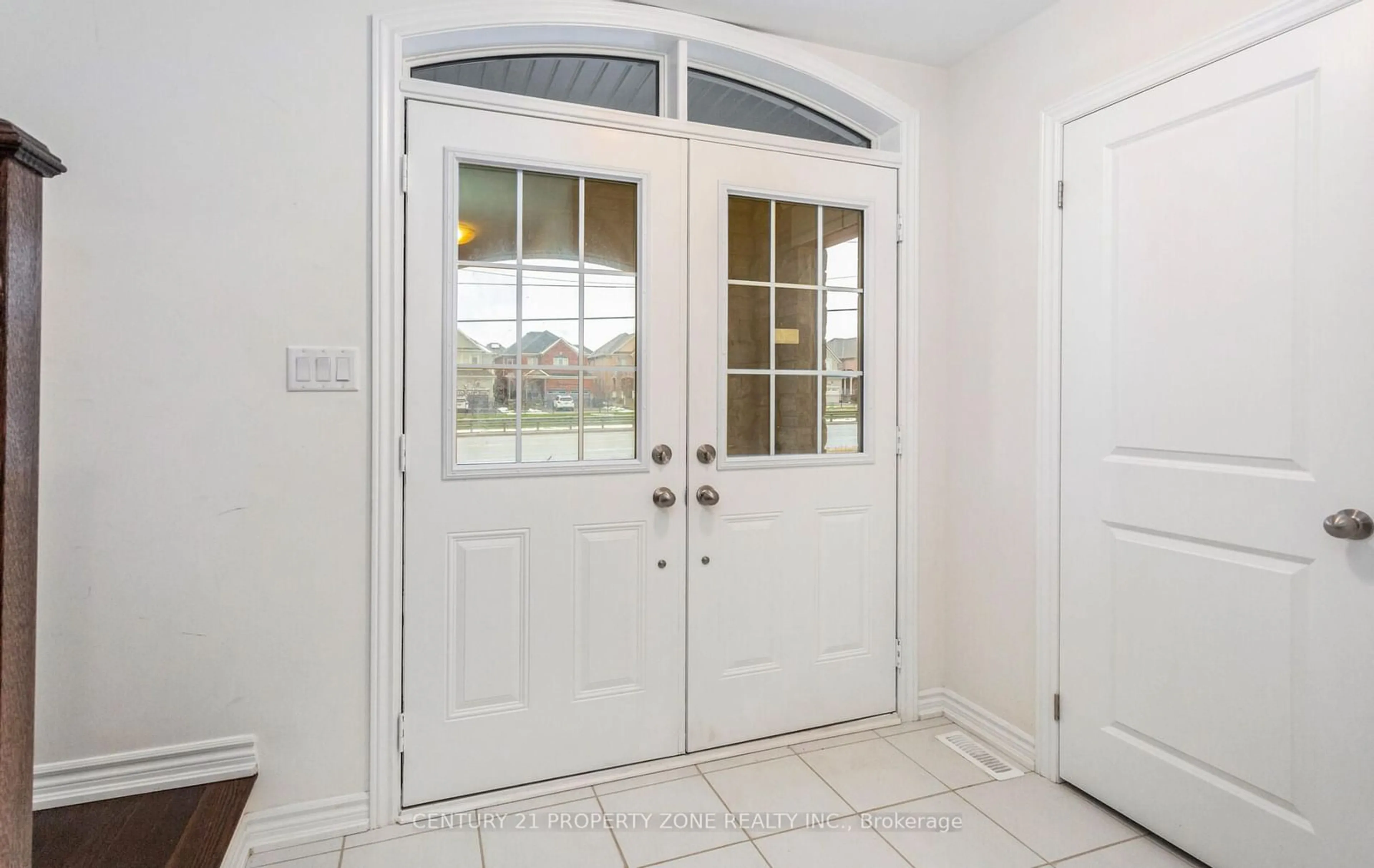 Indoor entryway for 69 Hayrake St, Brampton Ontario L6Z 0A2