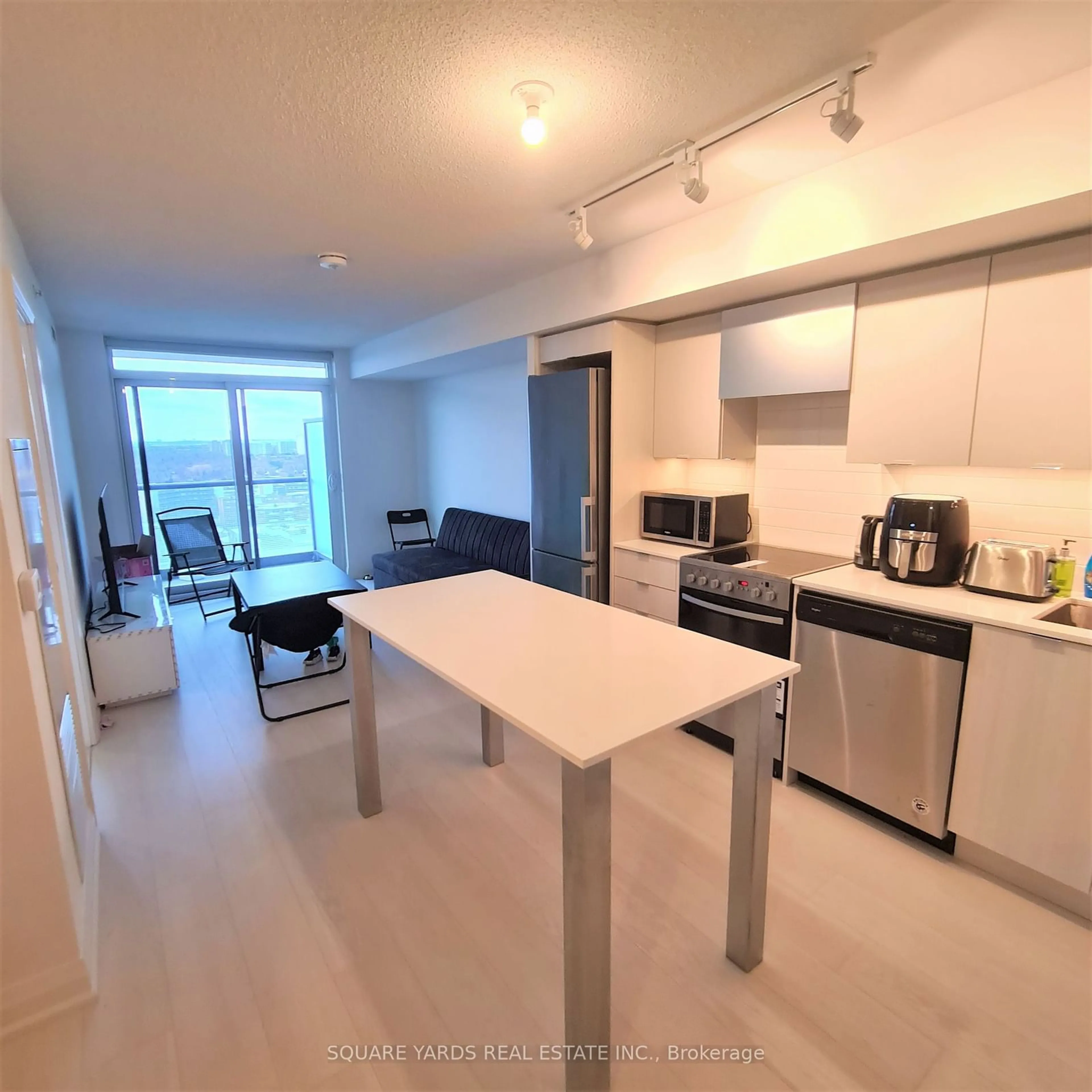 Open concept kitchen, unknown for 30 Gibbs Rd #1610, Toronto Ontario M9B 0E4