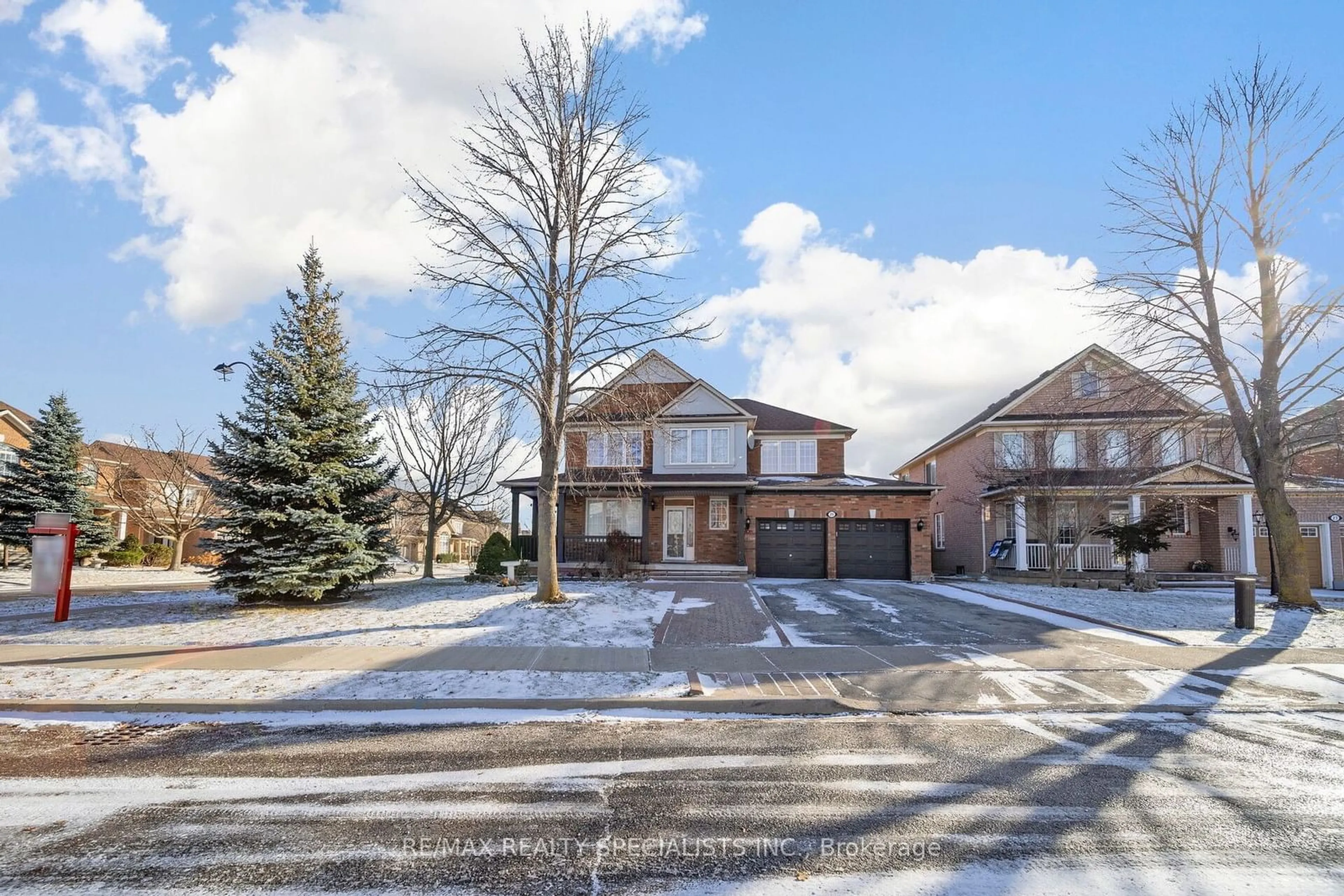 Home with brick exterior material, street for 25 Upshall Dr, Brampton Ontario L6P 1A7