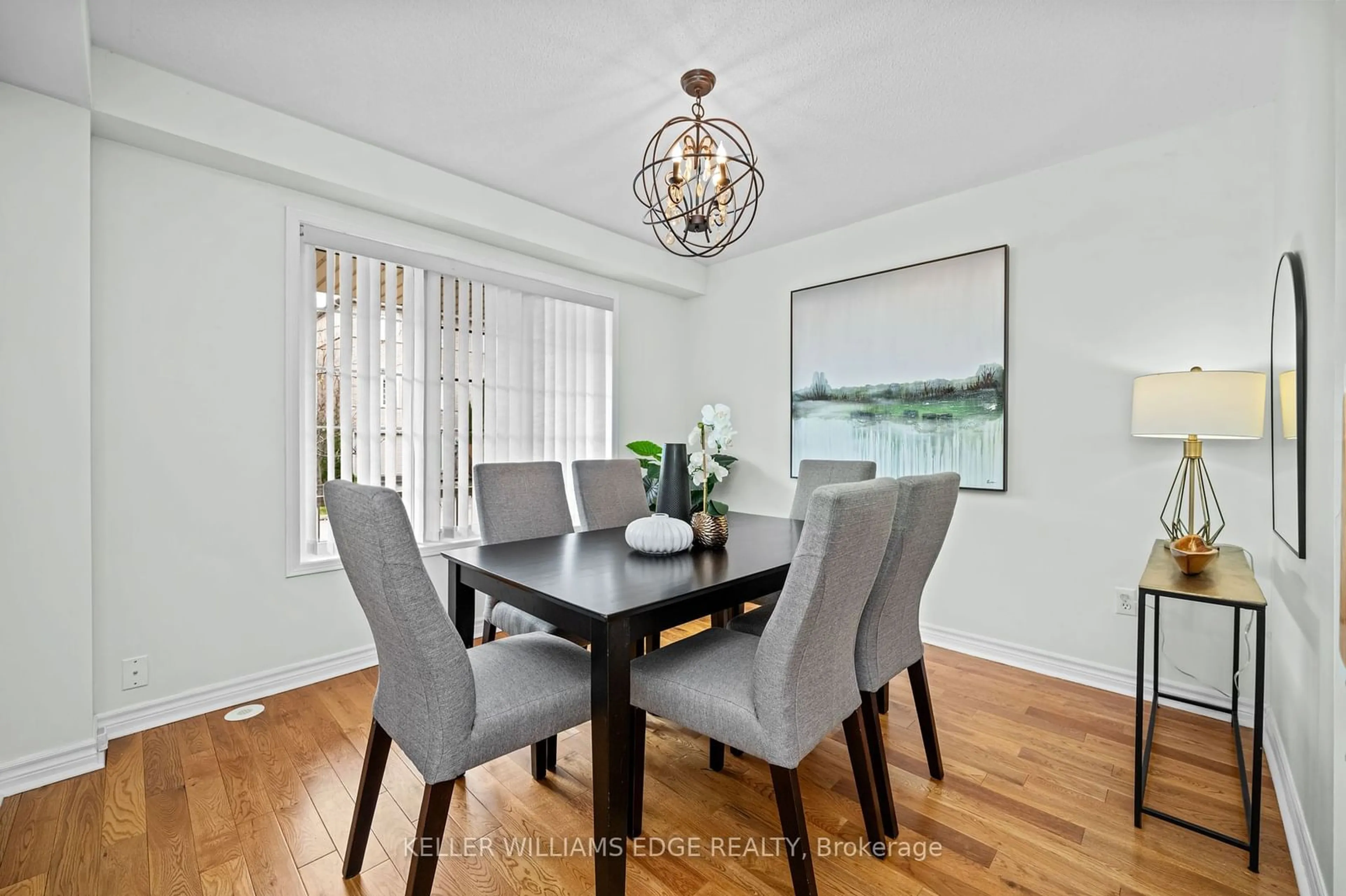 Dining room, wood/laminate floor for 2237 Braeswood Lane, Burlington Ontario L7L 6Z3