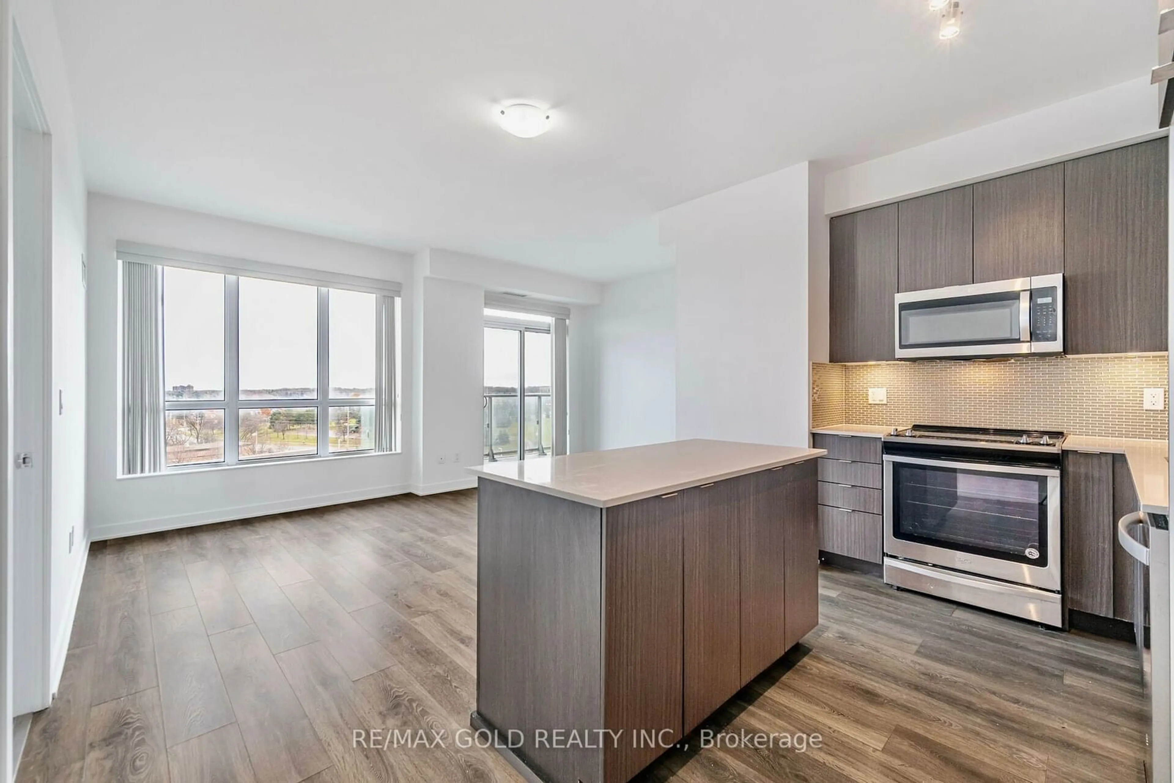 Open concept kitchen, unknown for 4655 Glen Erin Dr #607, Mississauga Ontario L5M 0Z1