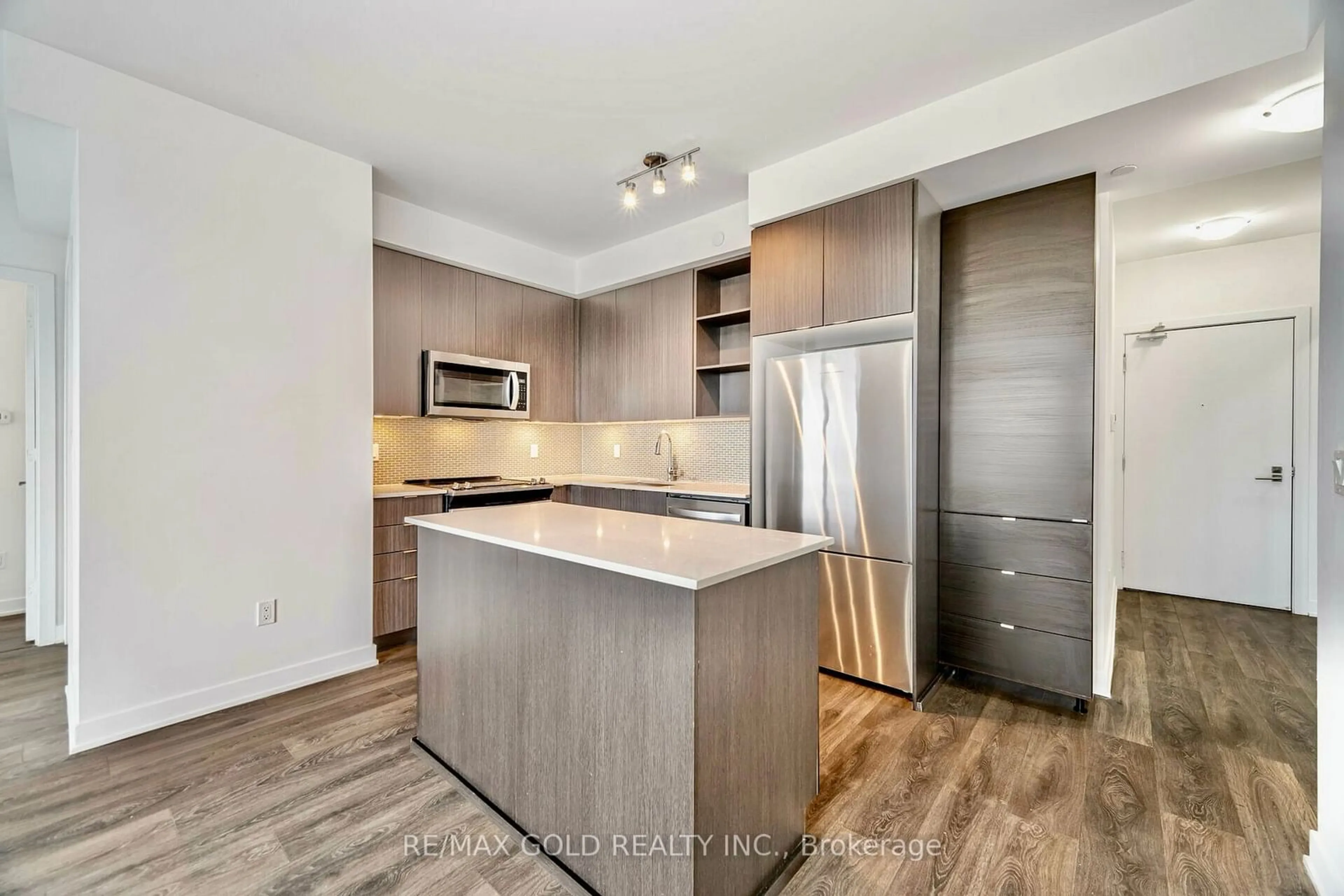 Open concept kitchen, unknown for 4655 Glen Erin Dr #607, Mississauga Ontario L5M 0Z1