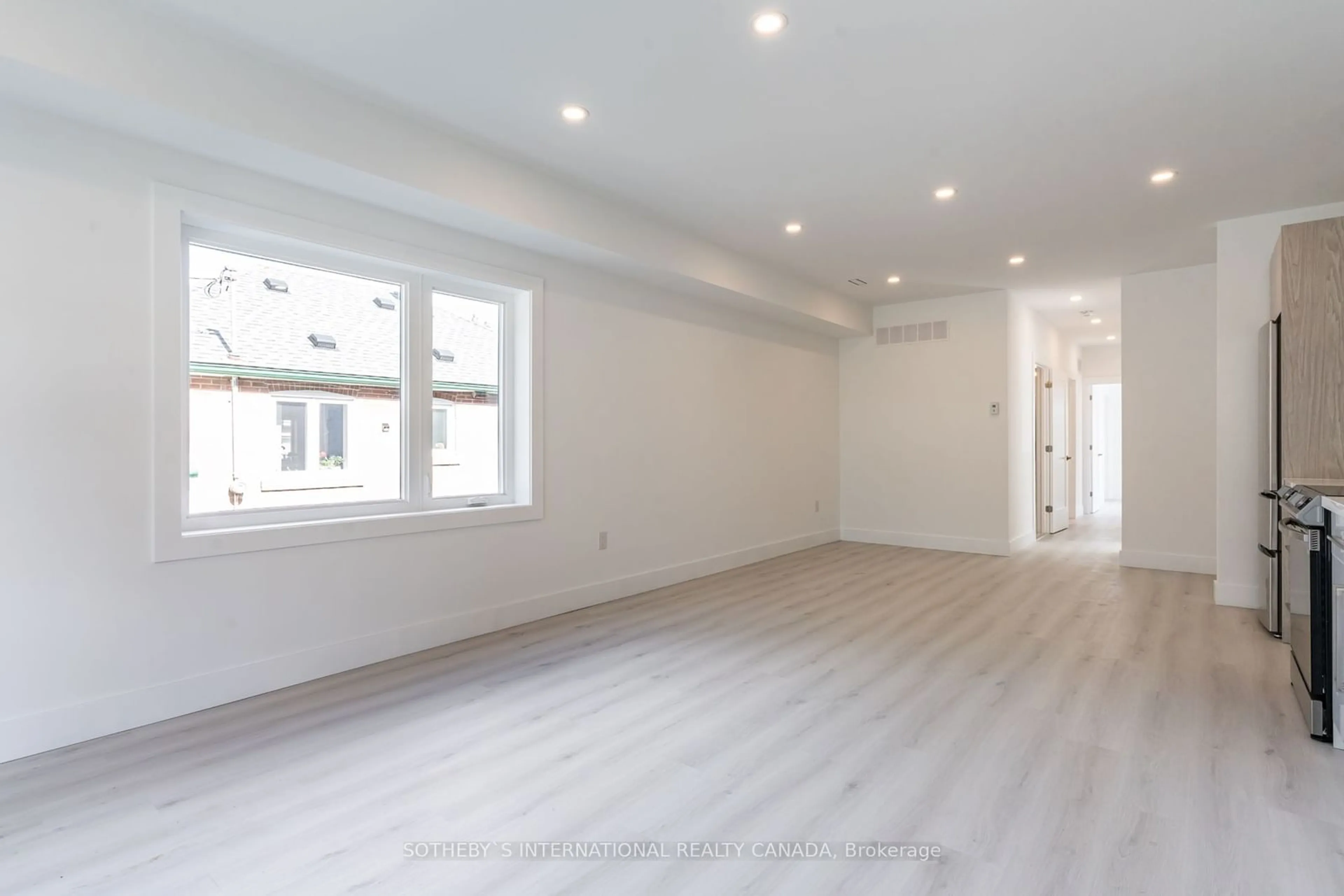 A pic of a room for 15 Burrard Rd, Toronto Ontario M9W 3T1