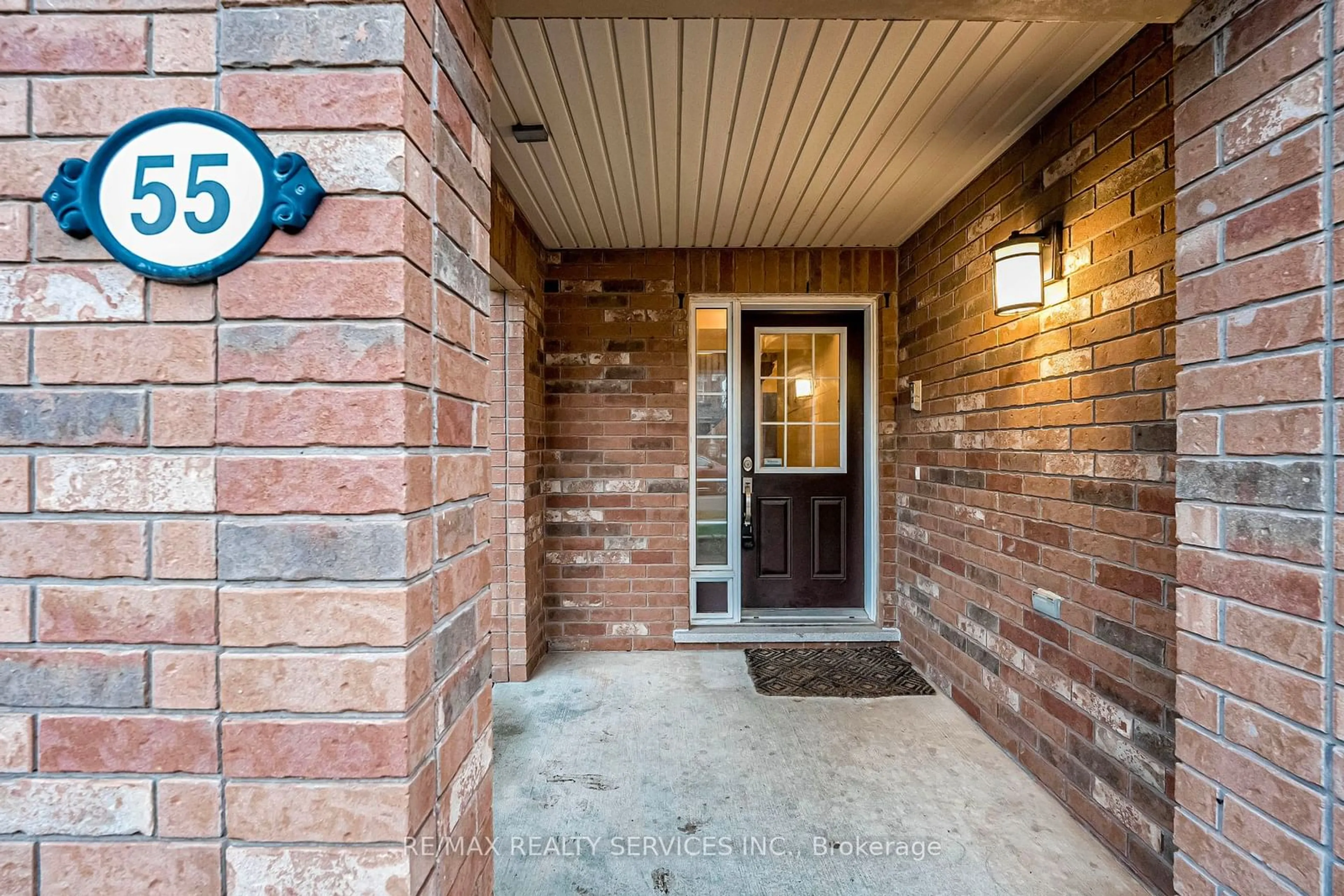 Indoor entryway for 55 Bevington Rd, Brampton Ontario L7A 0S1