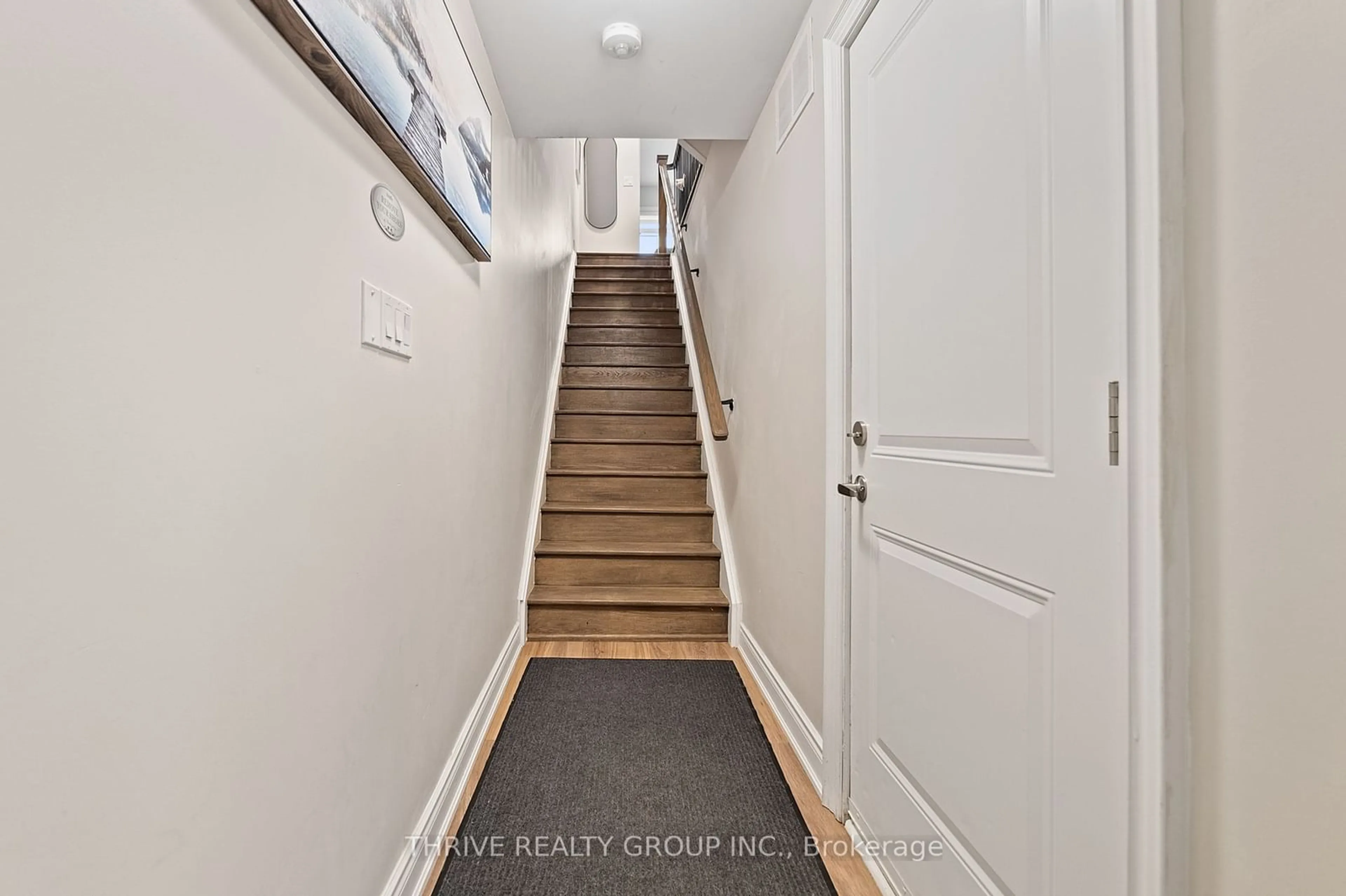 Indoor entryway for 26 Lunar Cres #36, Mississauga Ontario L5M 2R5