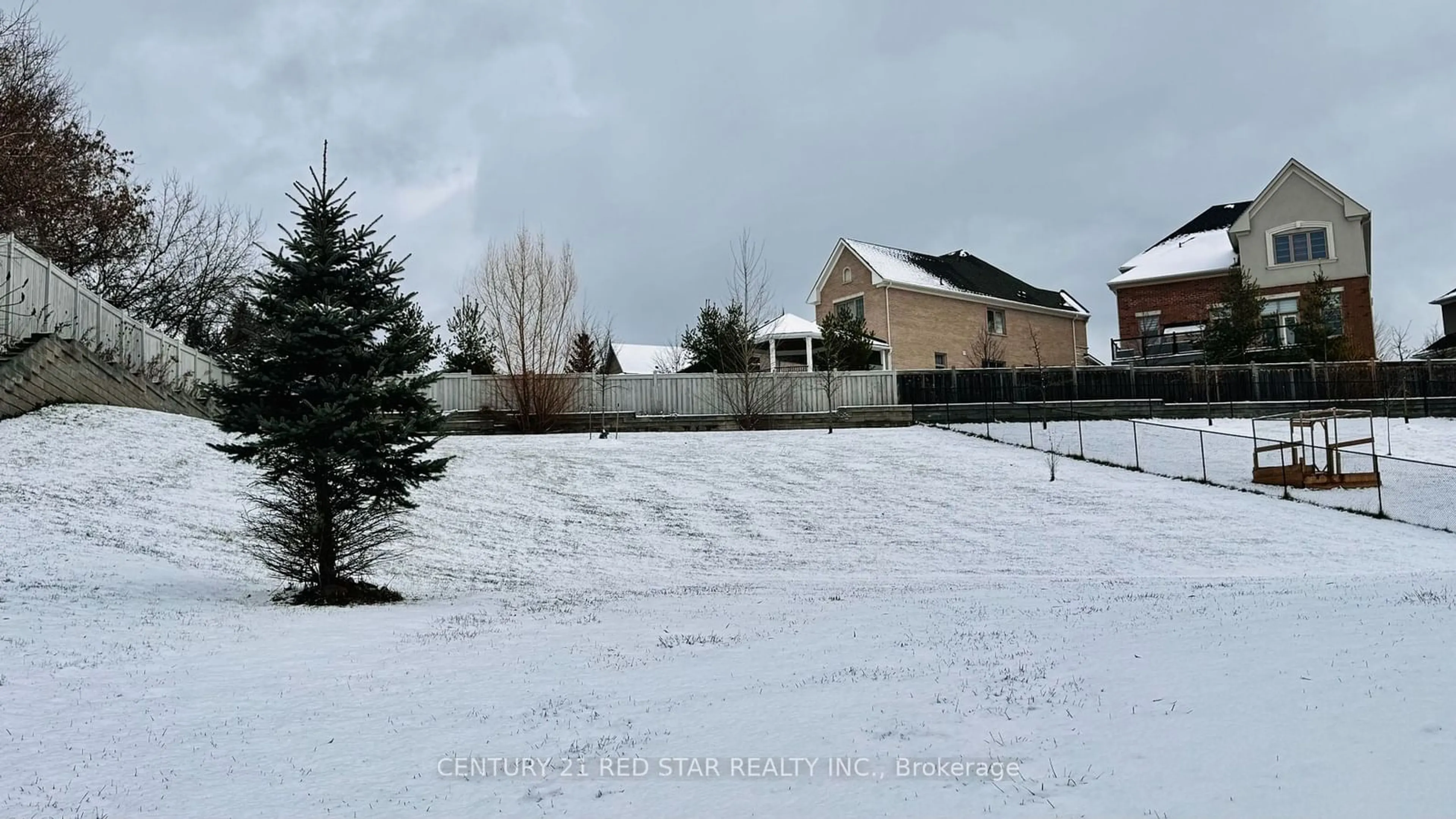 A pic from outside/outdoor area/front of a property/back of a property/a pic from drone, street for 7263 Second Line, Mississauga Ontario L5W 1A1