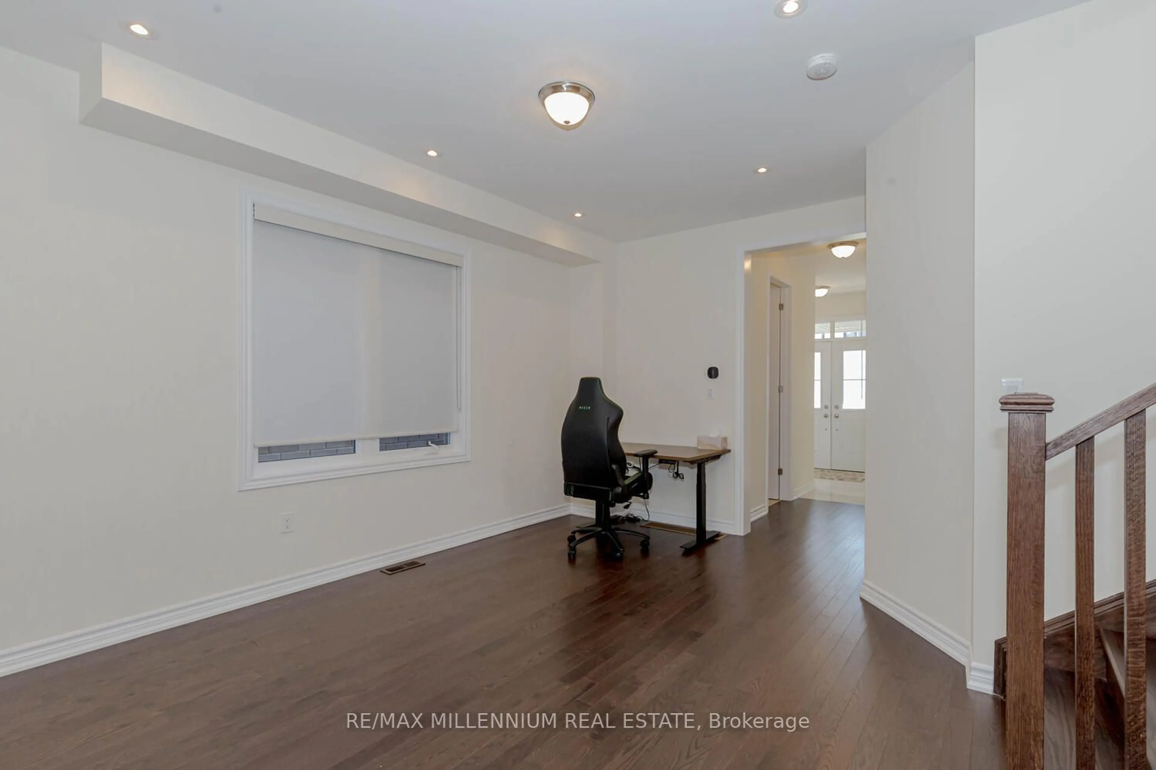 A pic of a room for 639 Bearberry Pl, Milton Ontario L9E 1V2