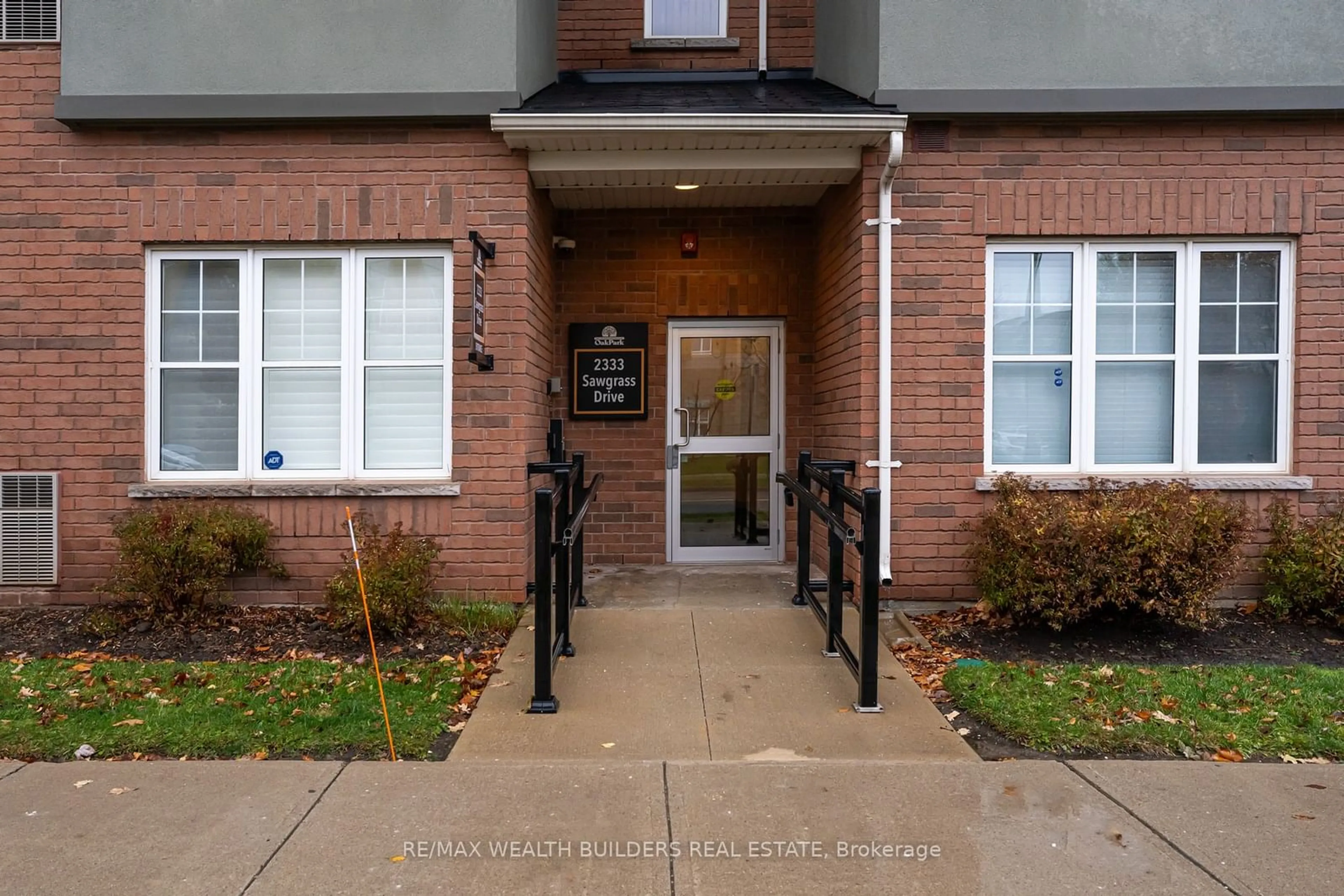 Unknown for 2333 Sawgrass Dr #202, Oakville Ontario L6H 0L2