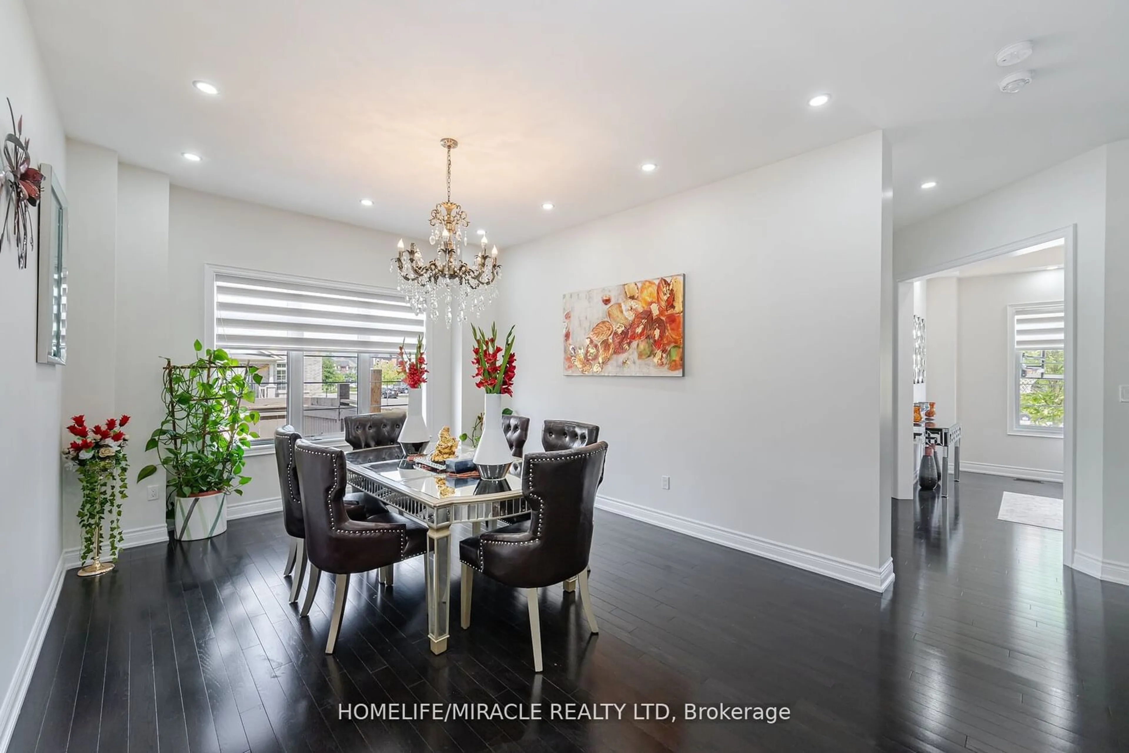 Dining room, ceramic/tile floor for 20 Elderbridge Rd, Brampton Ontario L6P 4G5