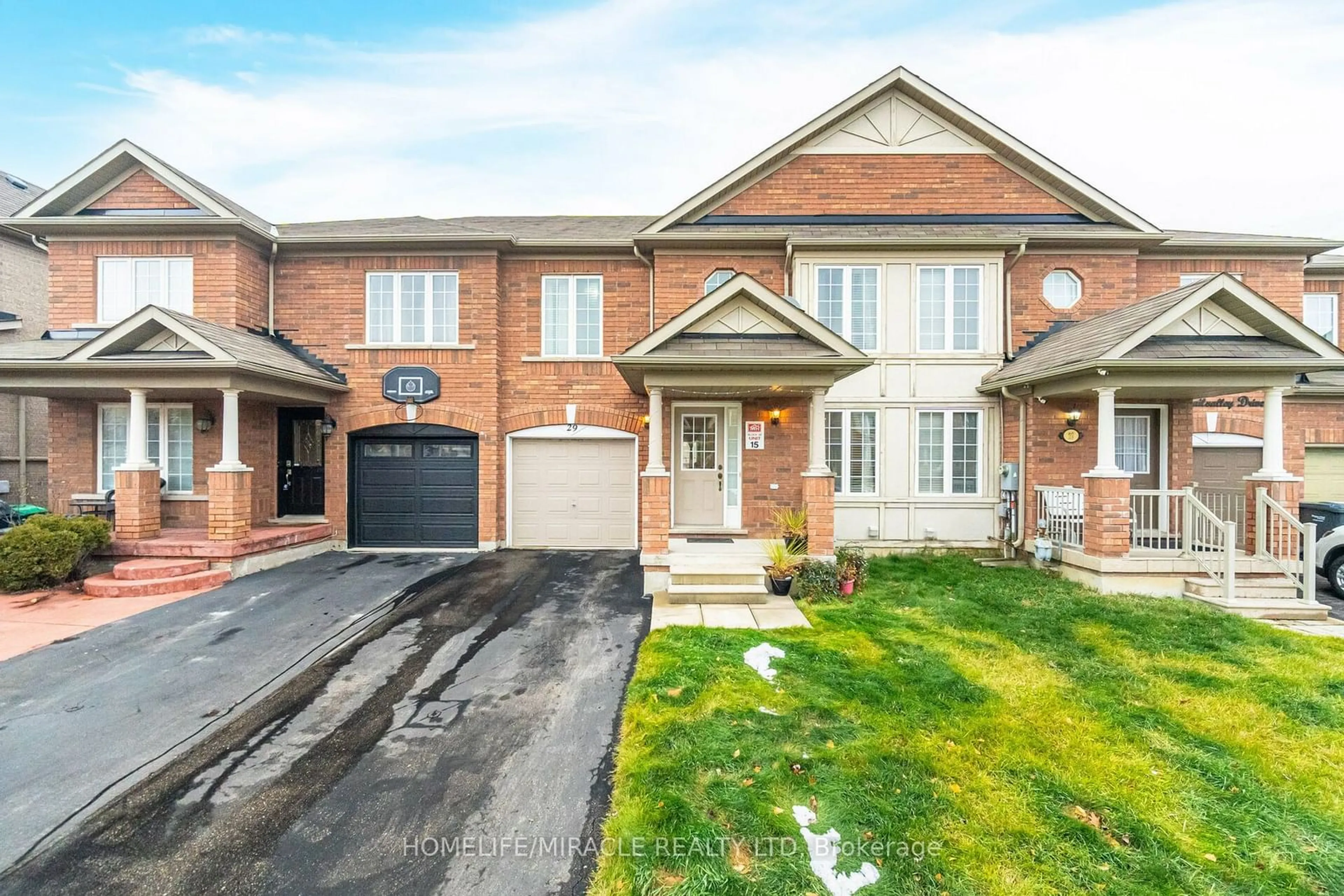 Home with brick exterior material, street for 29 Quailvalley Dr, Brampton Ontario L6R 0N4