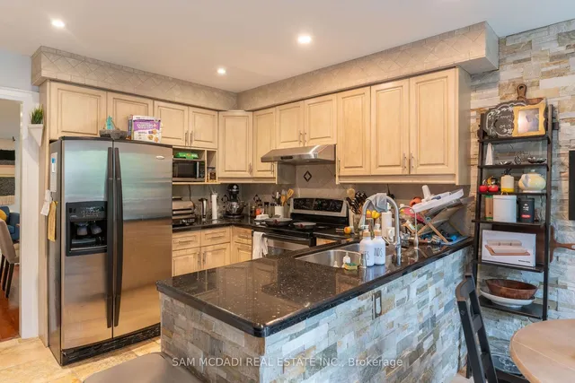 Additional property image - 4484 Jenkins Cres