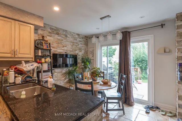 Additional property image - 4484 Jenkins Cres
